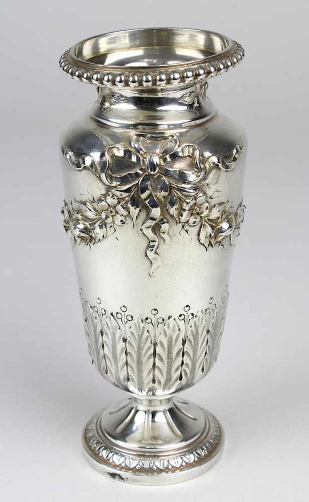 A m. Tallois Orfevre - Silbervase, Paris um 1880, amphorenförmige Vase aus 950er Silber, Wandung mit