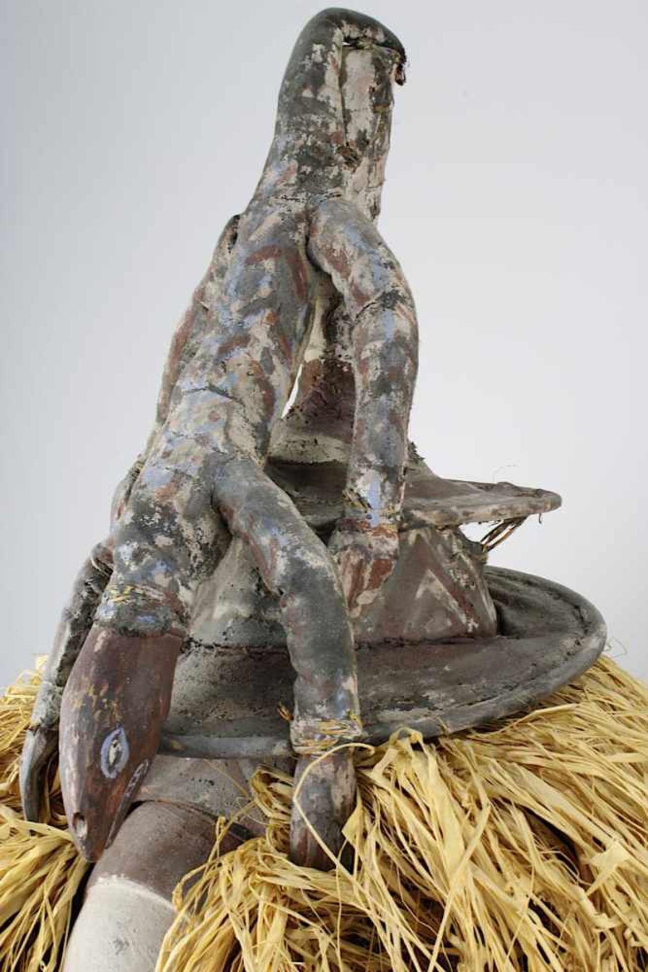 Initiations-Maske kholuka der Yaka, D. R. Kongo, Gesicht aus leichtem Holz geschnitzt und mit - Bild 3 aus 3