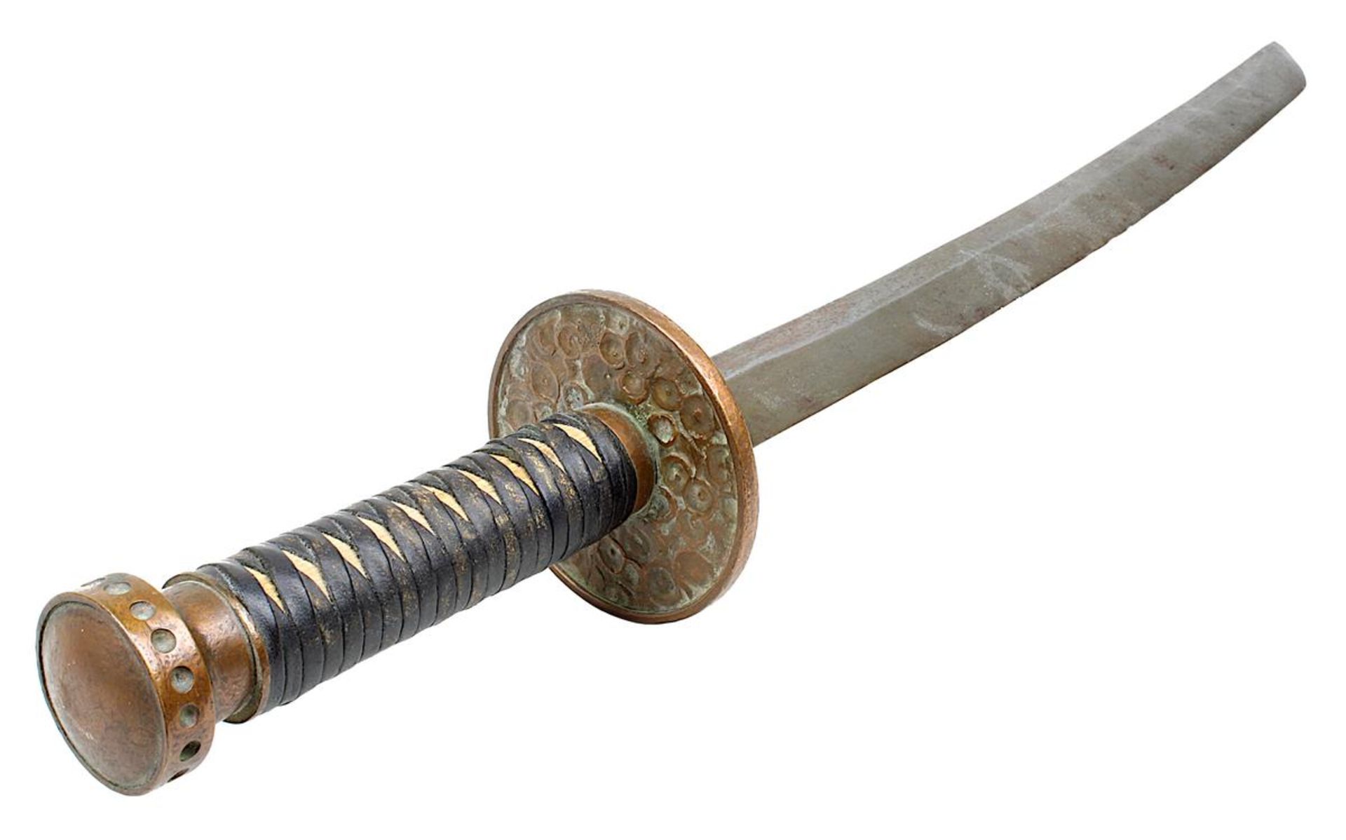 Wakizashi, Japan Anfang 20. Jh., Eisenklinge L39 cm, Kashira, Habaki und Tsuba aus Kupfer, Holzgriff