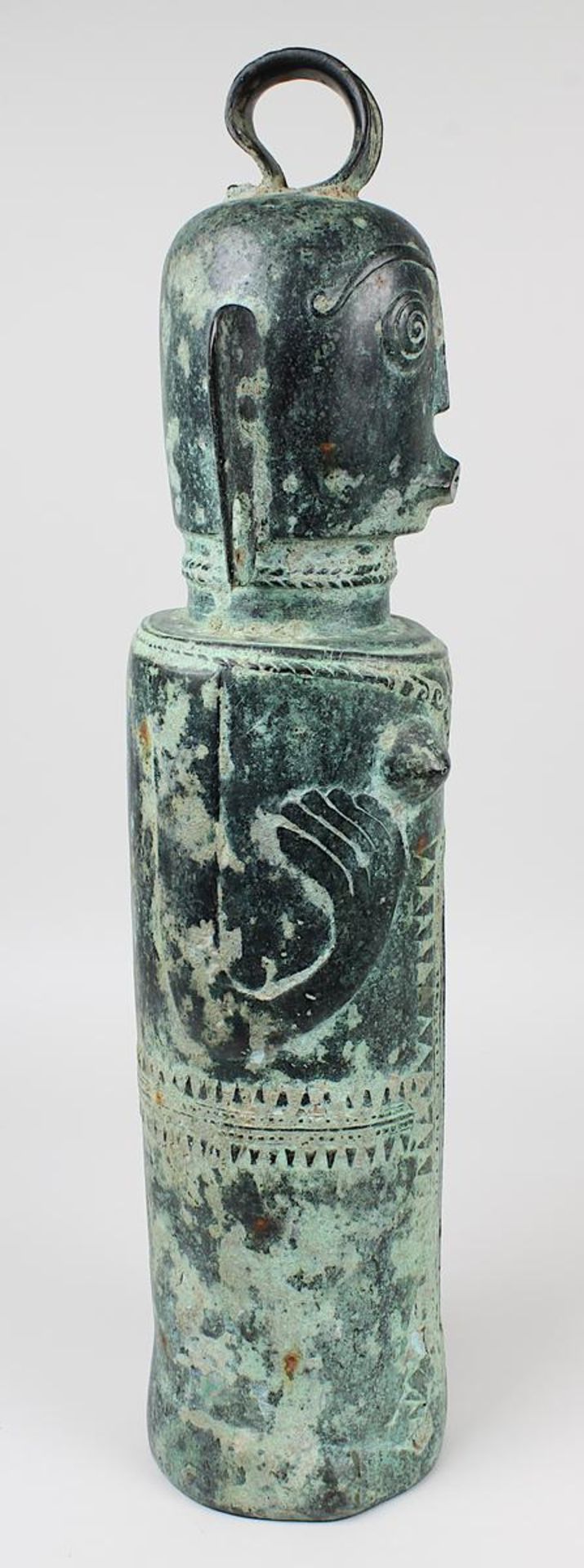 Antike anthropomorphe Bronze-Schlitztrommel kentongan, Indonesien, als weibliche Figur gestaltet, - Bild 3 aus 4