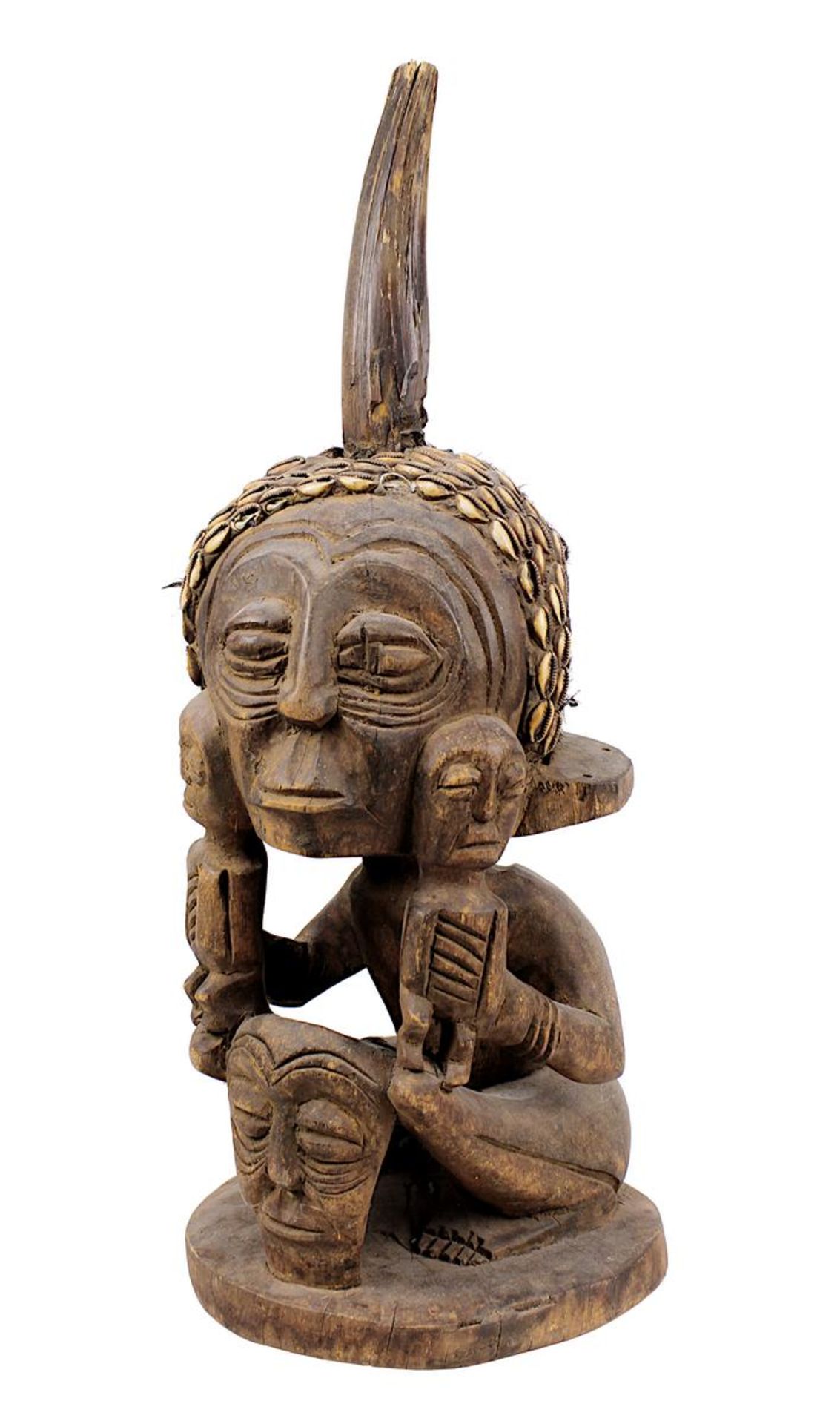 Dekorative Fetisch-Figur, Variante einer nkisi-Figur, wohl Luba, D. R. Kongo, schweres Holz