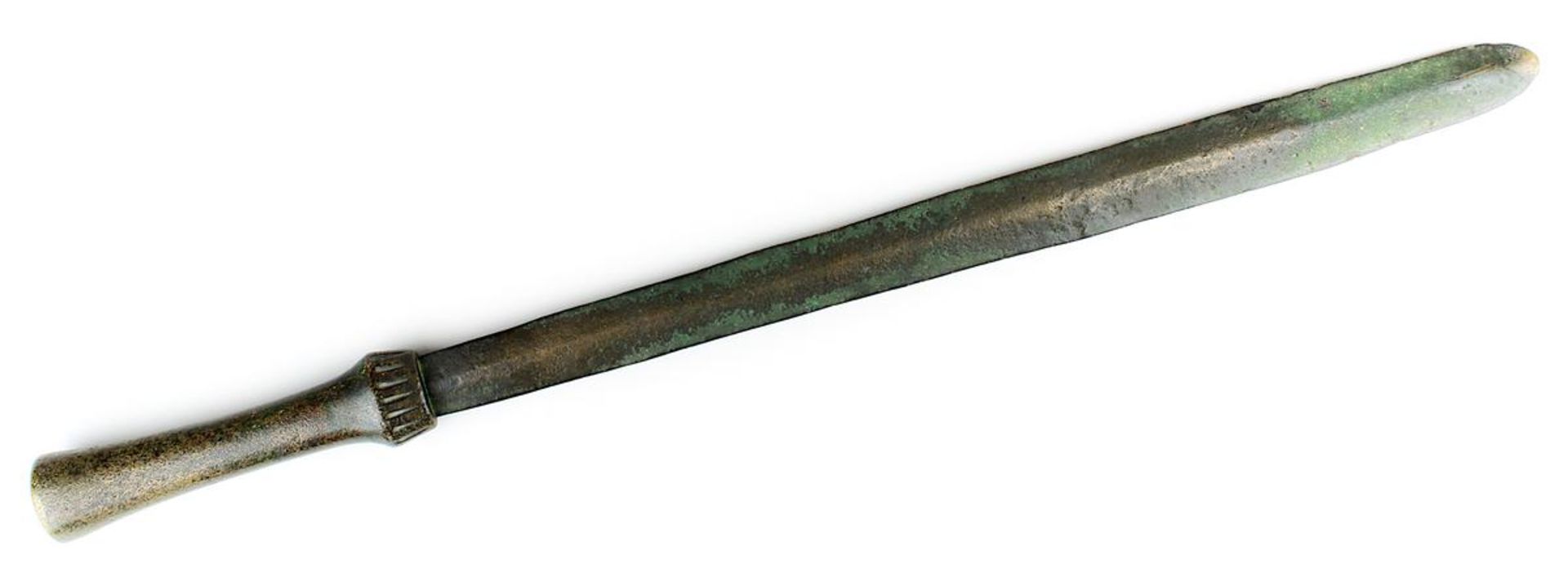 Kurzschwert aus Bronze, wohl Replik nach Vorbild der Bronzezeit, Gesamtlänge 52,5 cm, B 3 cm,