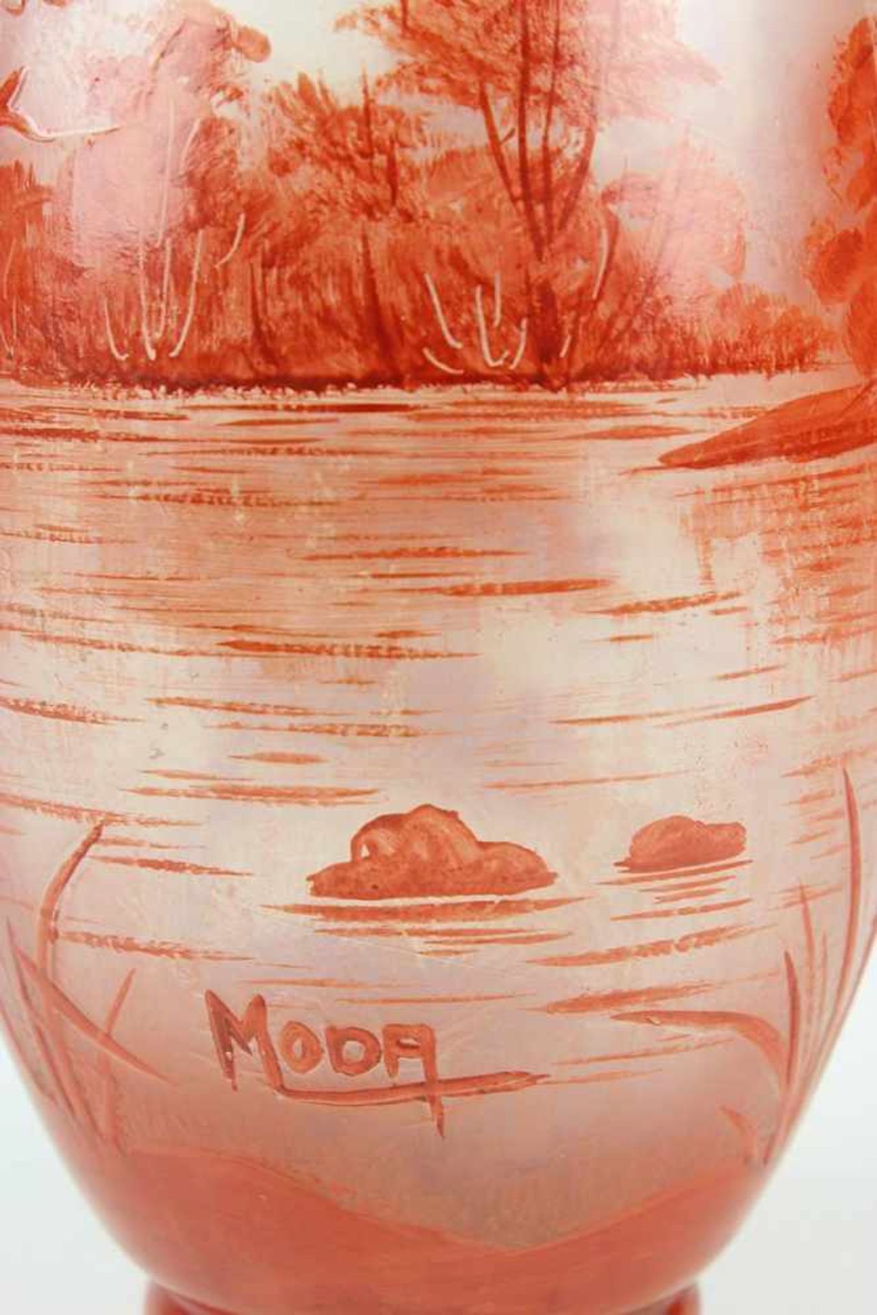 Moda Daum Vase, um 1920, Inhaber Paul Daum, Nancy, Klarglas, Außenwandung mit im Relief geätzter - Bild 4 aus 4