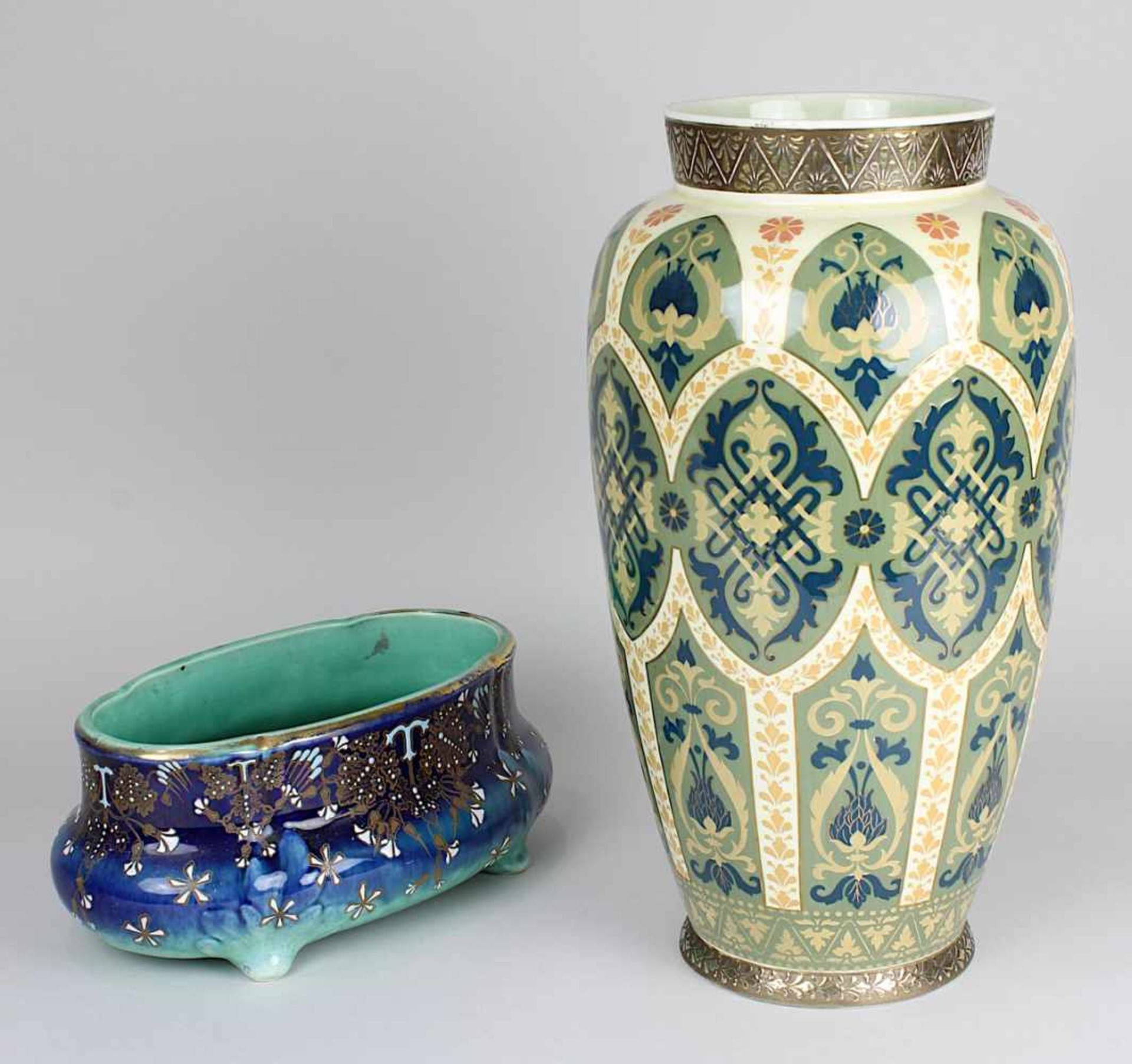 Villeroy & Boch Jugendstilvase und Keller & Gurin Cachepot, beide Teile um 1900, große Vase von