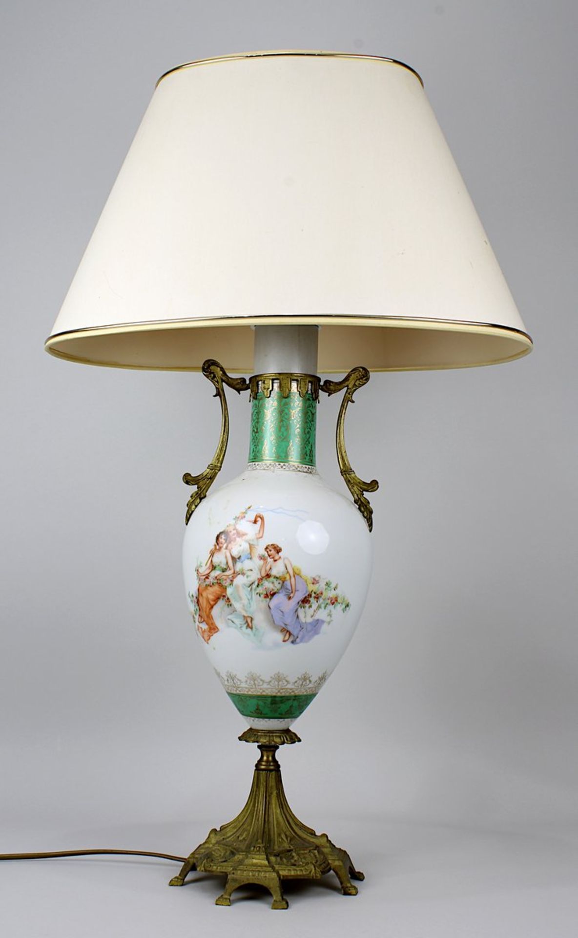 Porzellan-Vase mit Messingmontur als Lampe umgebaut, Frankreich 2. H. 19. Jh.,  Balusterform,