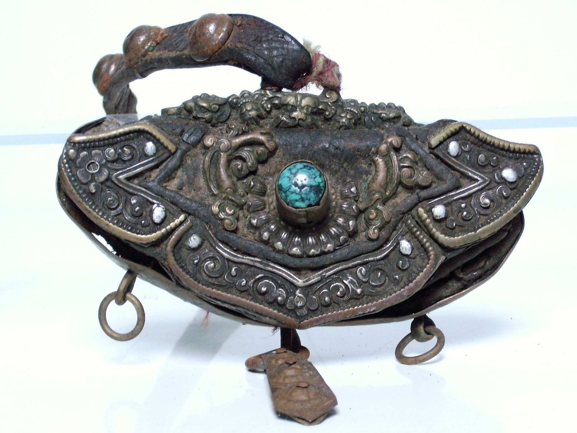 Leather women's purse called BAGHOU