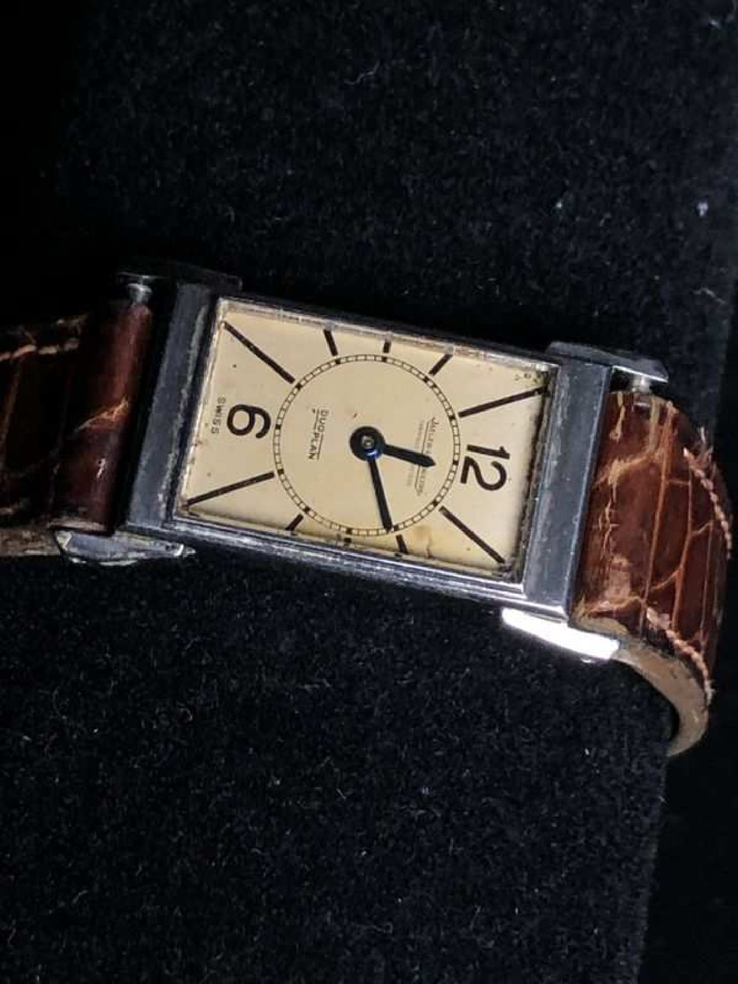 JAEGER-LECOULTRE modèle Duoplan (vers 1935). Montre bracelet d'homme boitier rectangulaire en
