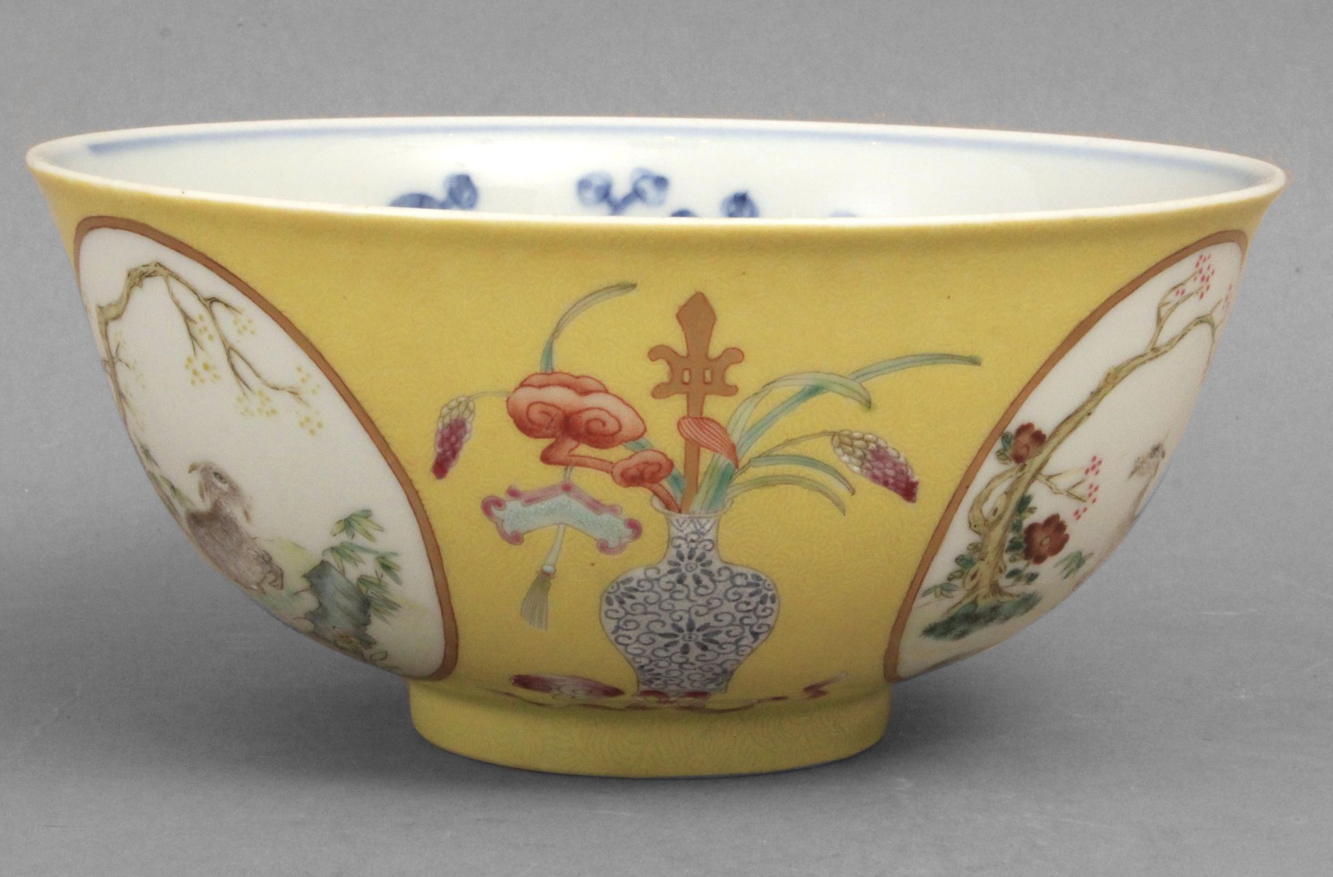 Late 19th century-early 20th century Chinese porcelain bowl - Image 2 of 5