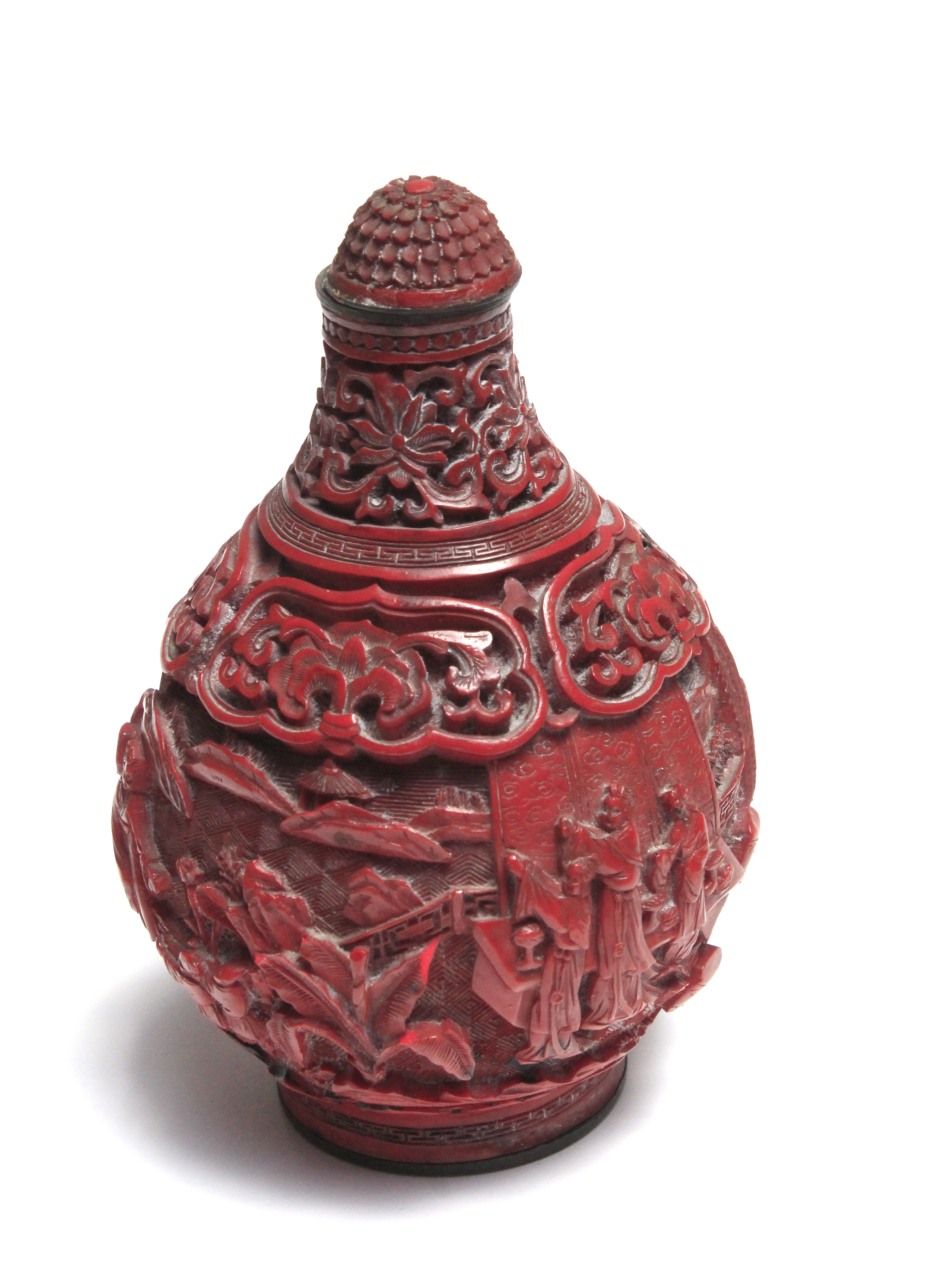 An 18th century Chinese bottle in cinnabar lacquer - Image 6 of 8