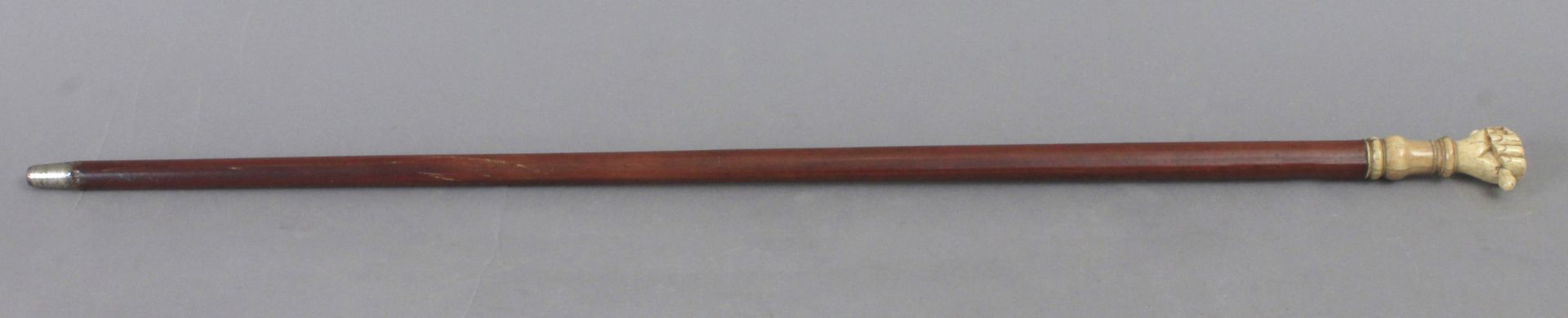 A 19th century cherry tree wood walking cane with a carved bone handle - Bild 2 aus 3