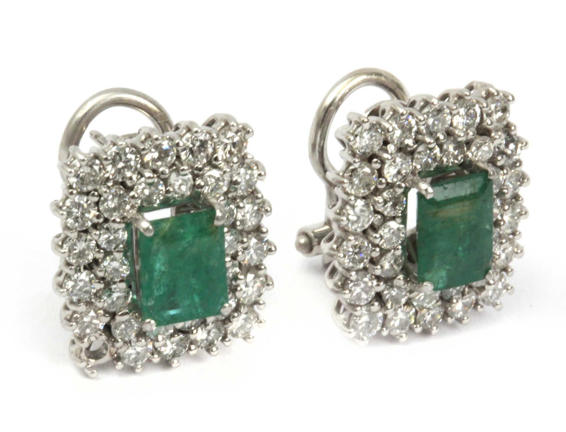 A pair of emerald and brilliant cut diamonds cluster earrings in an 18k. white gold setting - Image 2 of 3