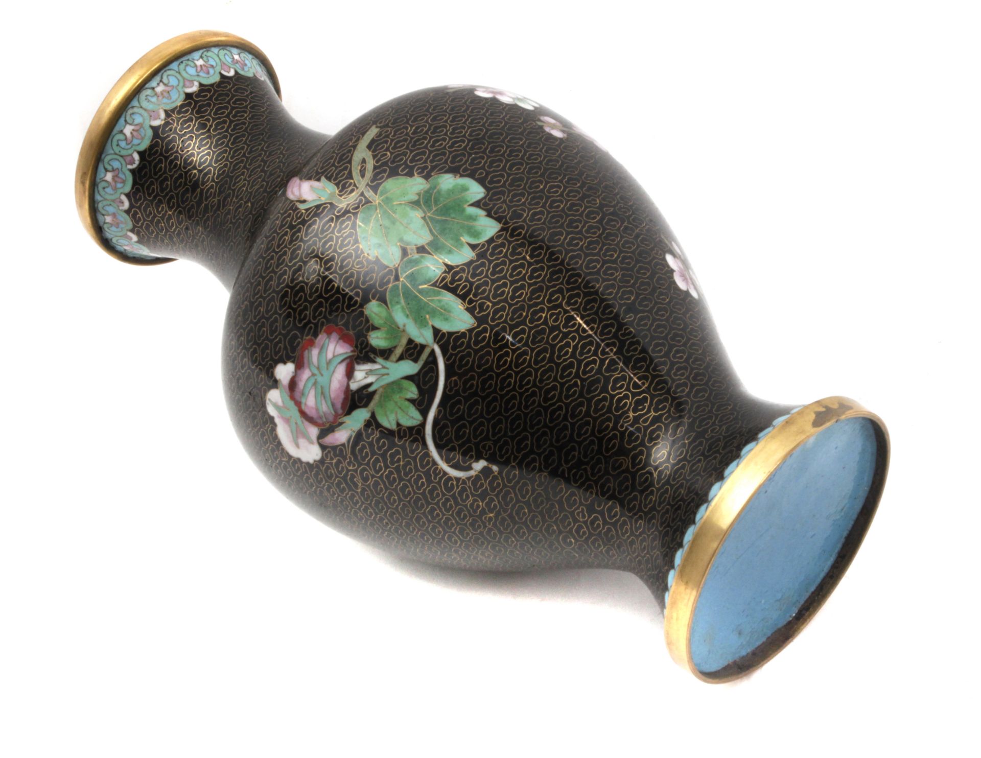 A 20th century Chinese vase in bronze and cloisonné enamel - Image 4 of 4