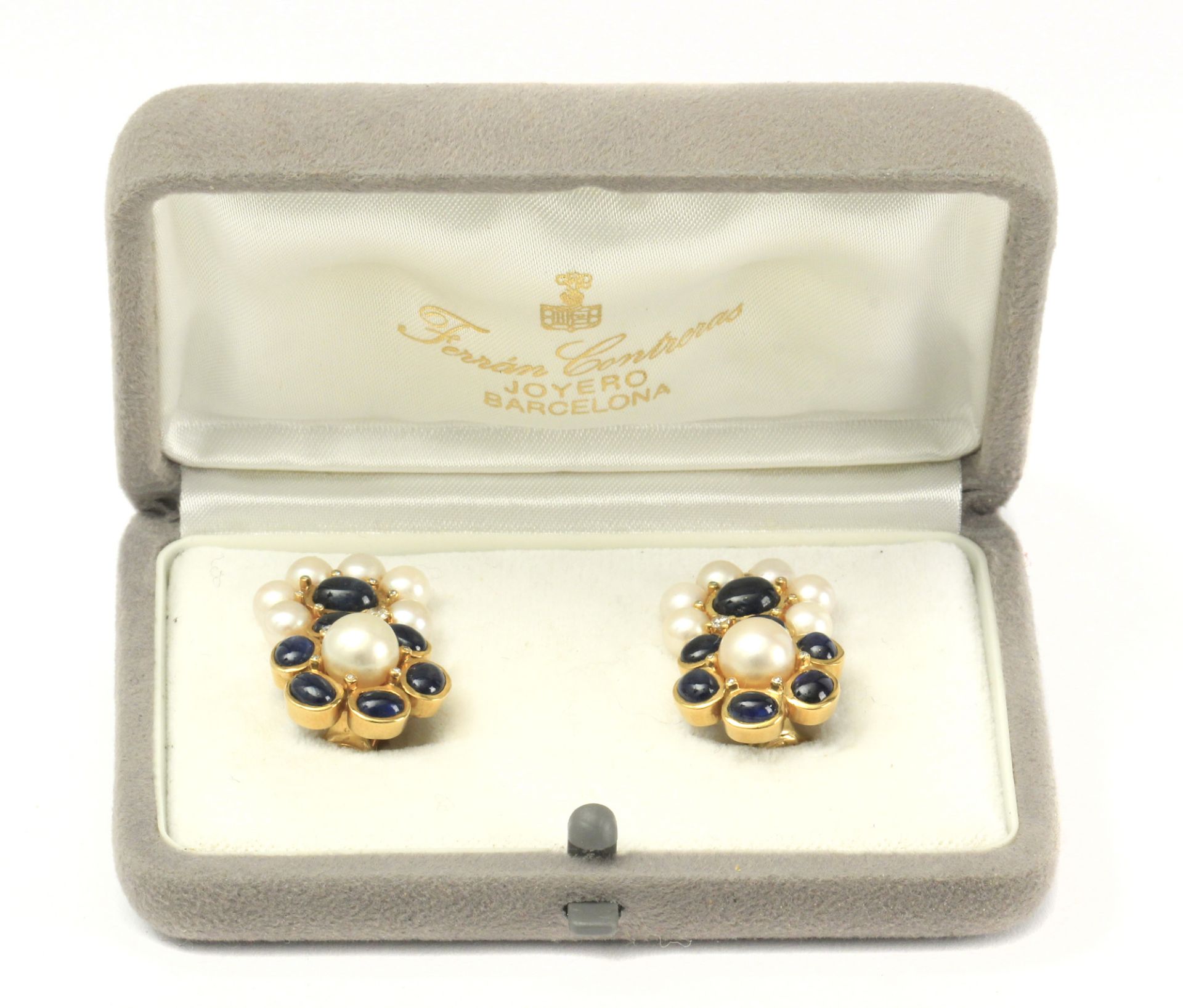 Ferrán Contreras. A pair of 18k. yellow gold earrings - Bild 2 aus 3