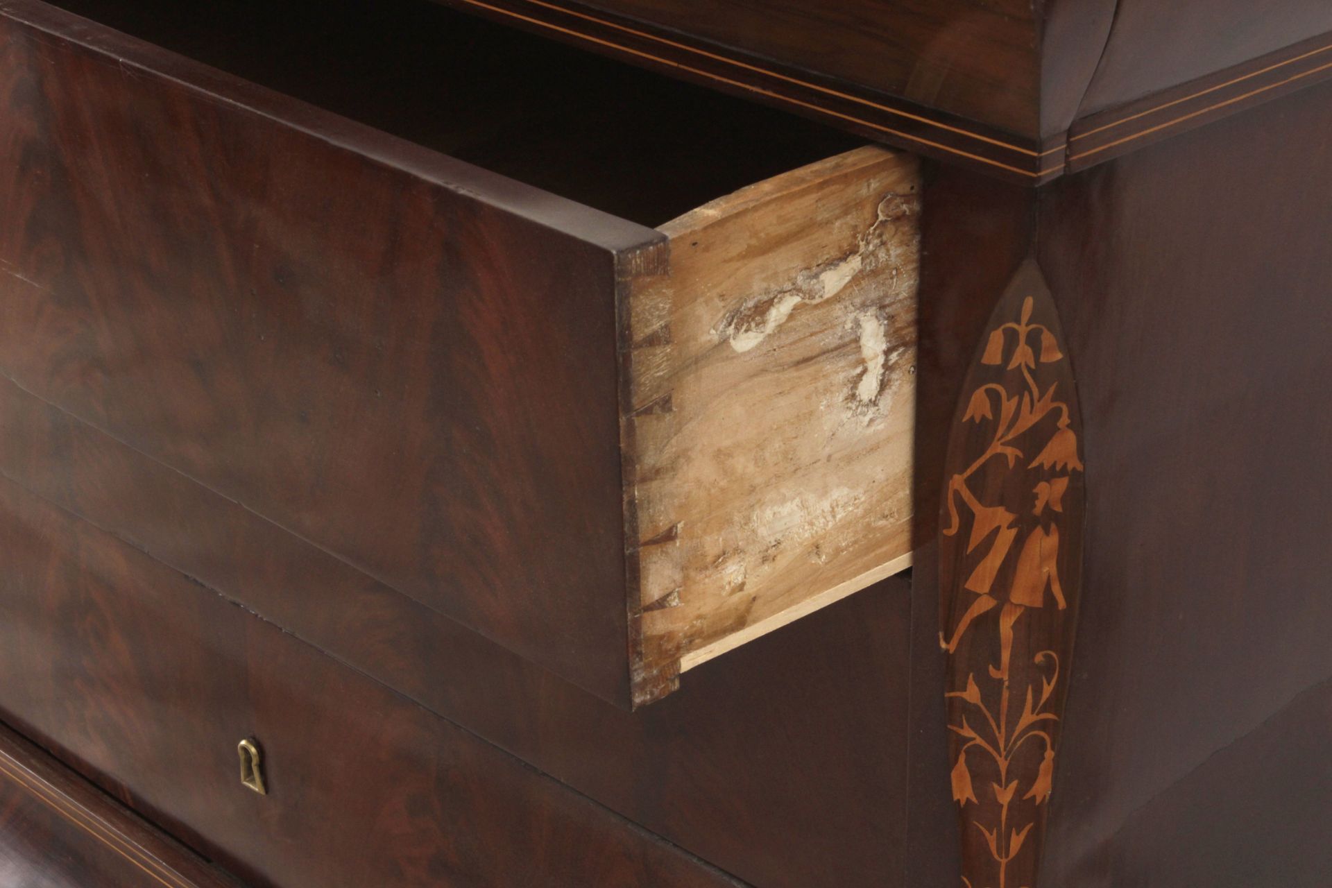 A Spanish mahogany chest of drawers circa 1840 from Ferdinand VII period - Image 3 of 4