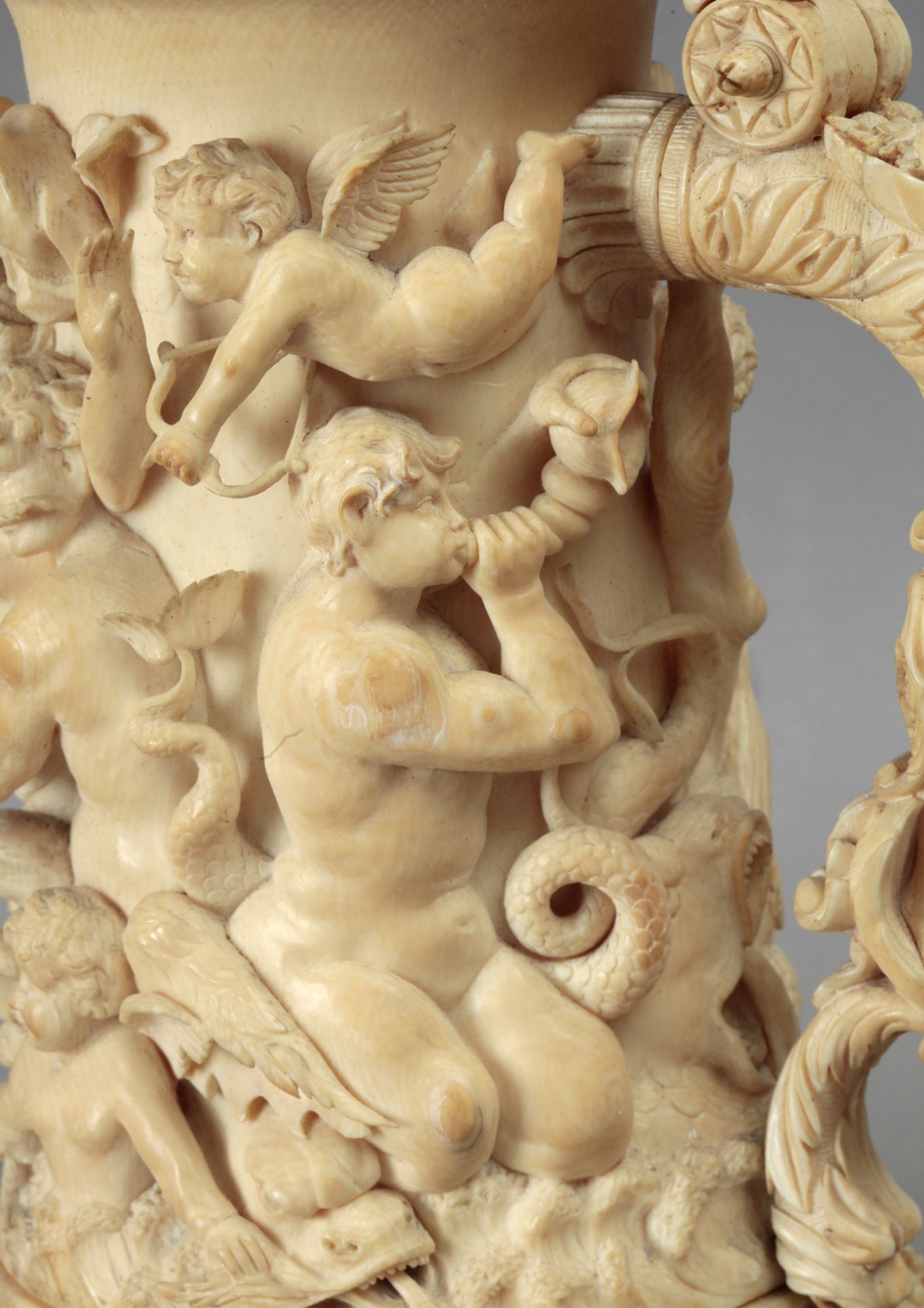 A carved ivory tankard, Central Europe circa 1880 - Bild 4 aus 9