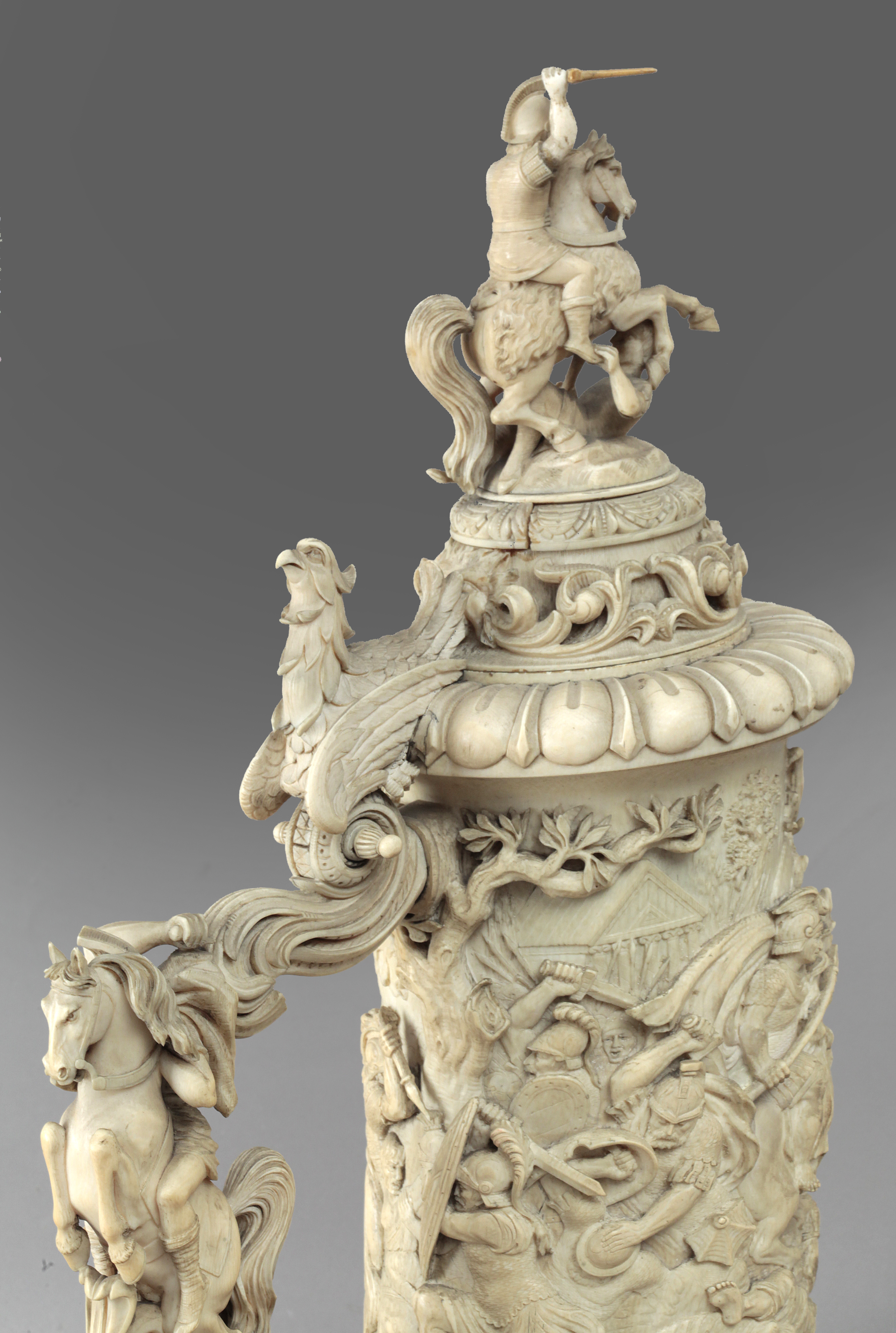 A 19th century carved ivory tankard, Central Europe - Image 4 of 7