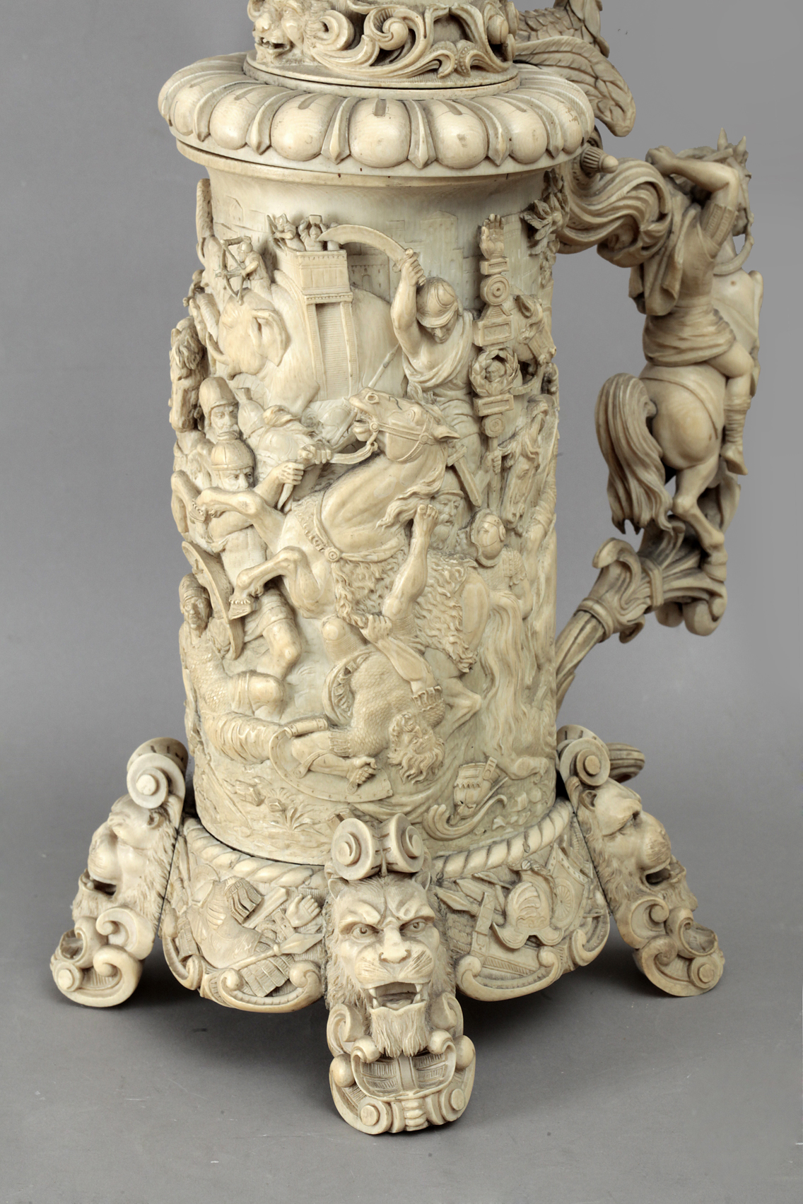 A 19th century carved ivory tankard, Central Europe - Image 2 of 7