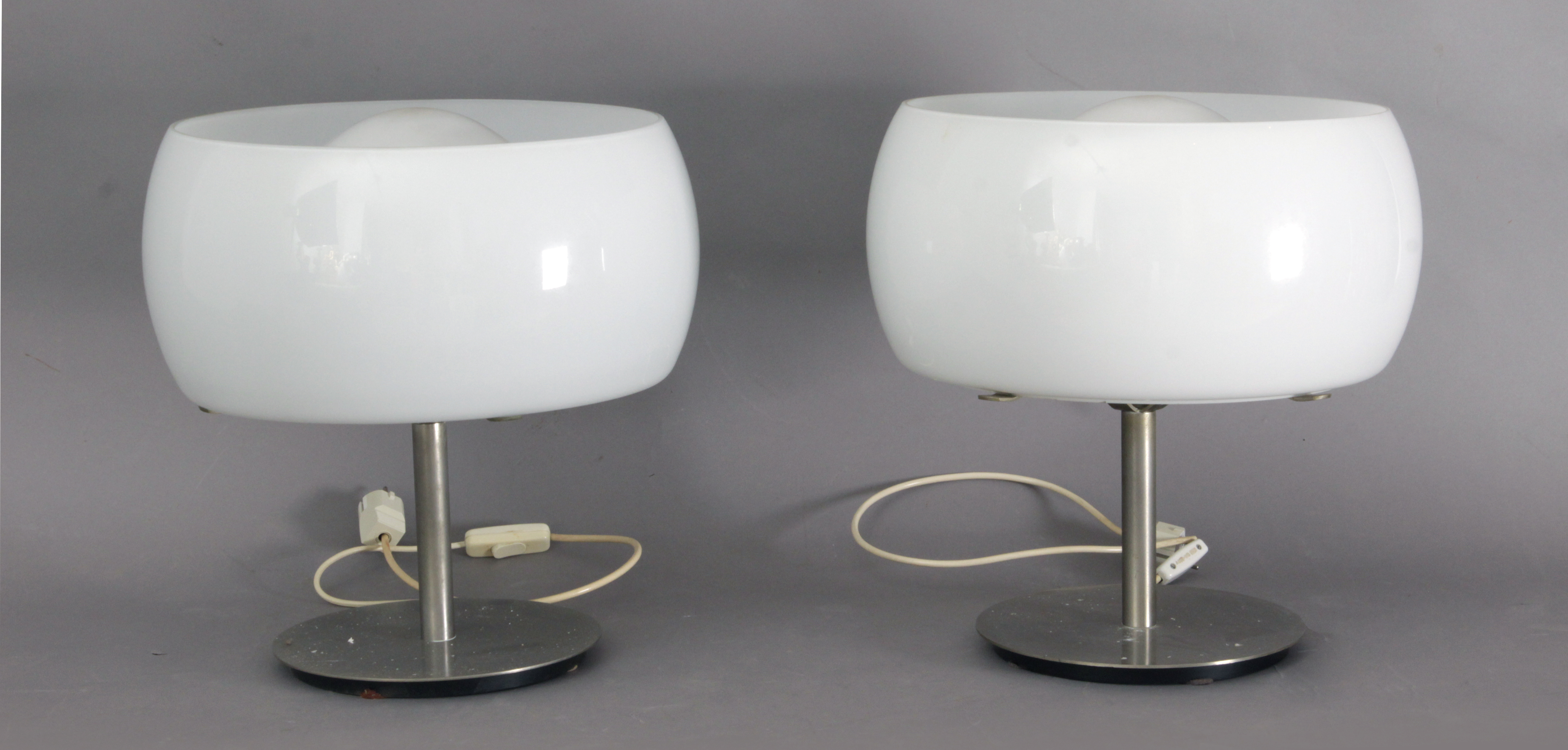 Vico Magistretti for Artemide circa 1960-1969. A pair of Erse table lamps