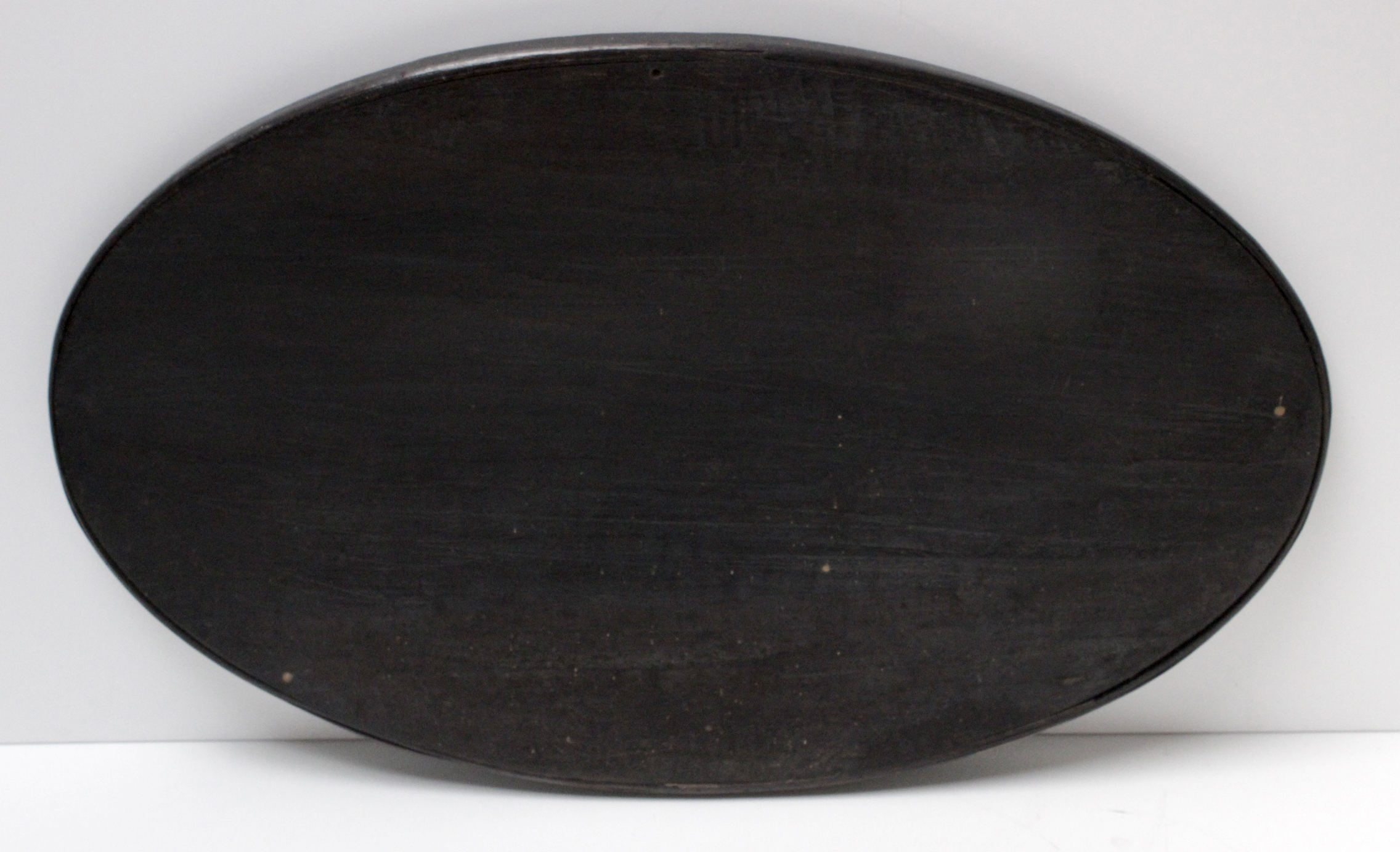 A Chinese serving tray circa 1900 in lacquered wood and mother of pearl inlays - Image 2 of 2