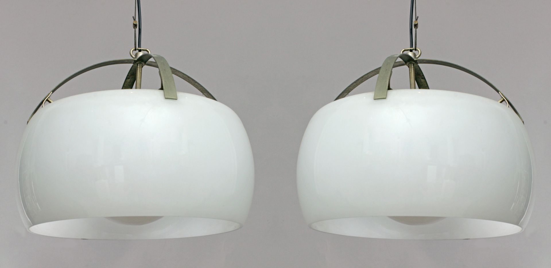 Vico Magistretti for Artemide circa 1960-1969. A pair of Omega ceiling lamps - Bild 2 aus 3