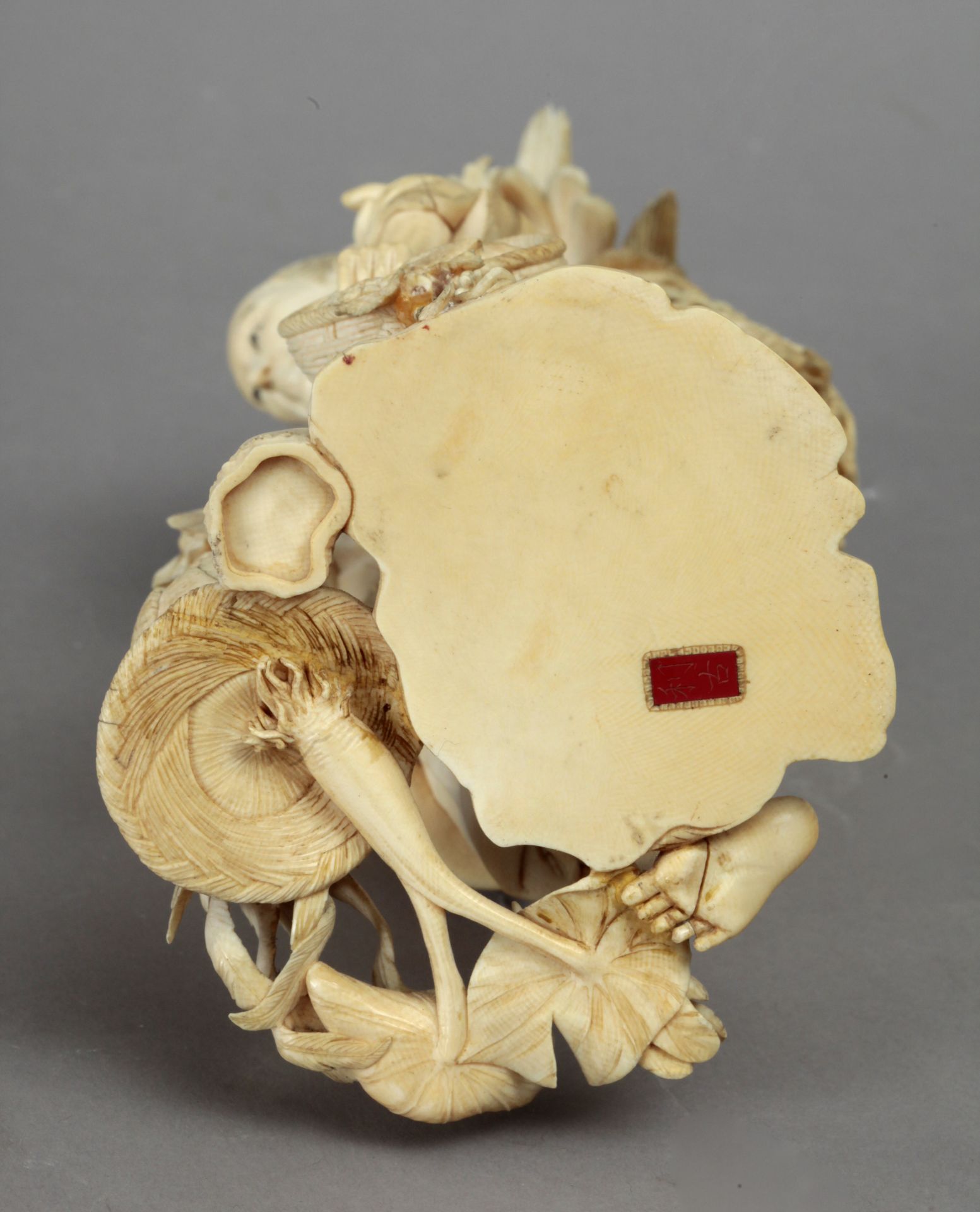 Late 19th century Japanese school. A carved ivory okimono depicting a farmer feeding birds. Signed - Image 7 of 8