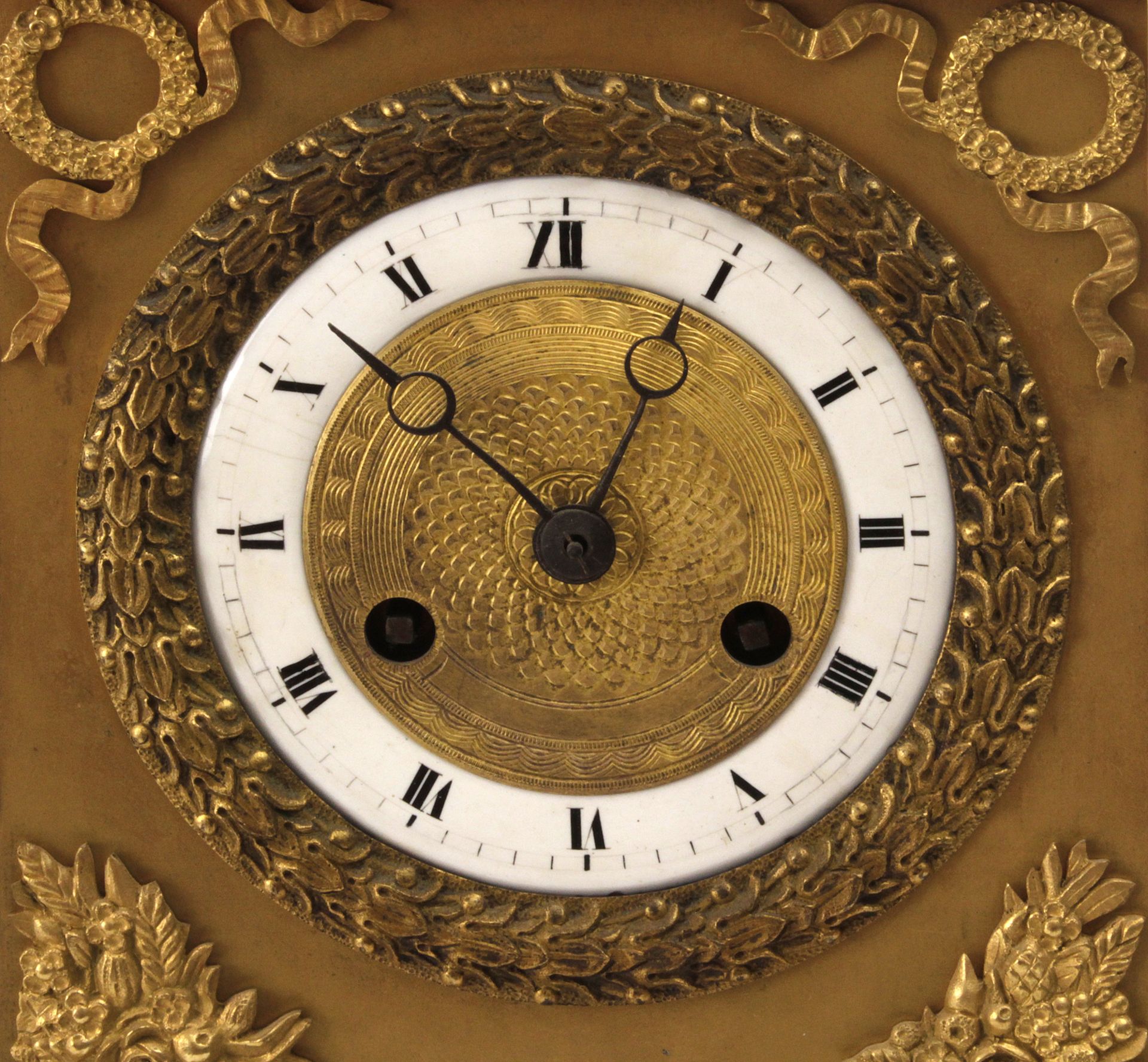 A 19th century French Empire period ormolu gilt bronze mantel clock - Image 3 of 5