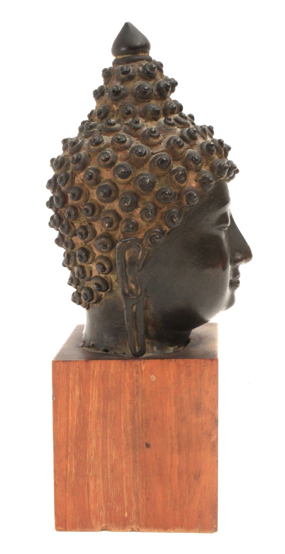 A Tibetan buddha head bronze sculpture. Chinese school from 18th century or earlier - Bild 2 aus 4