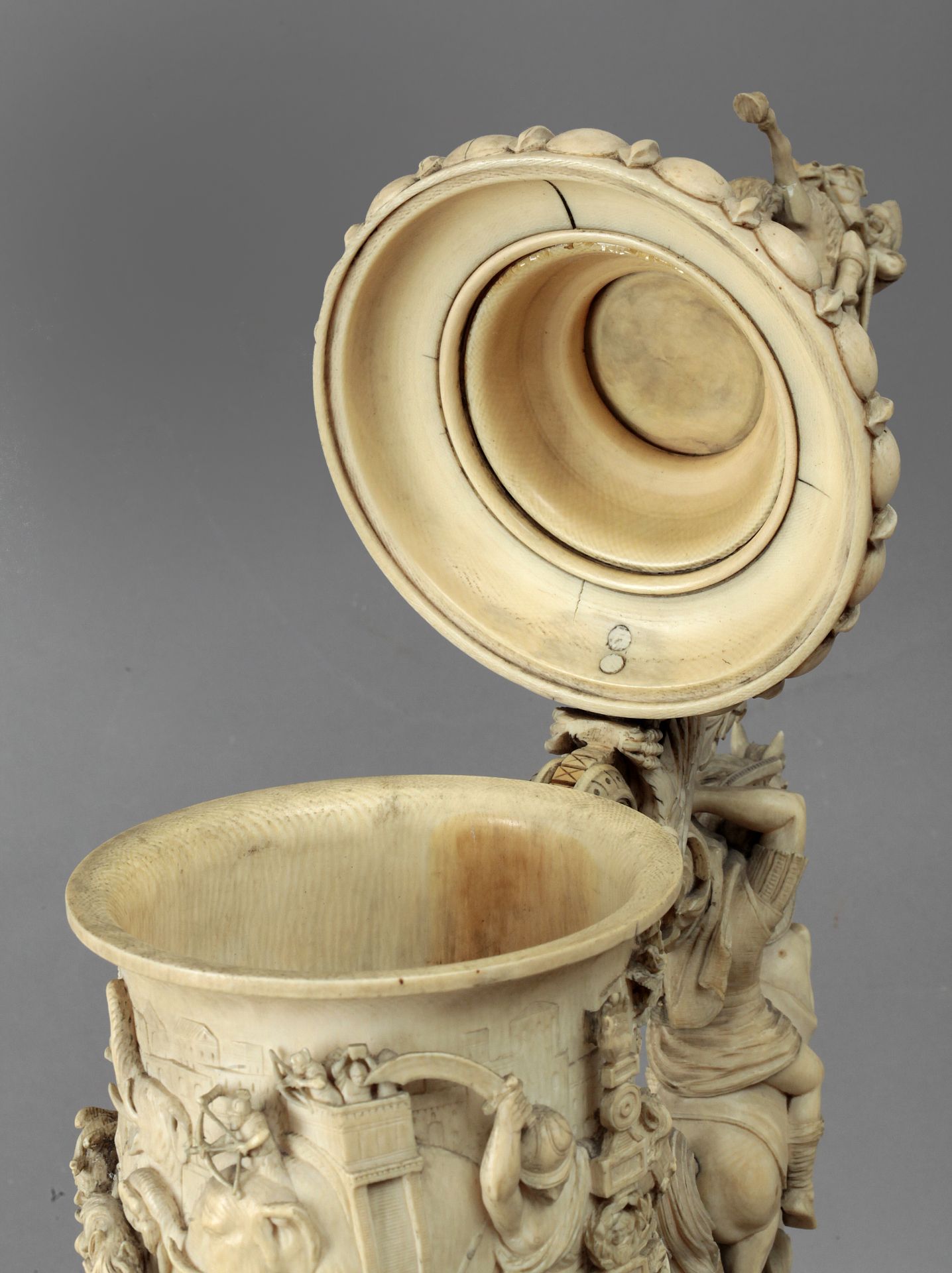 A 19th century carved ivory tankard, Central Europe - Bild 7 aus 7