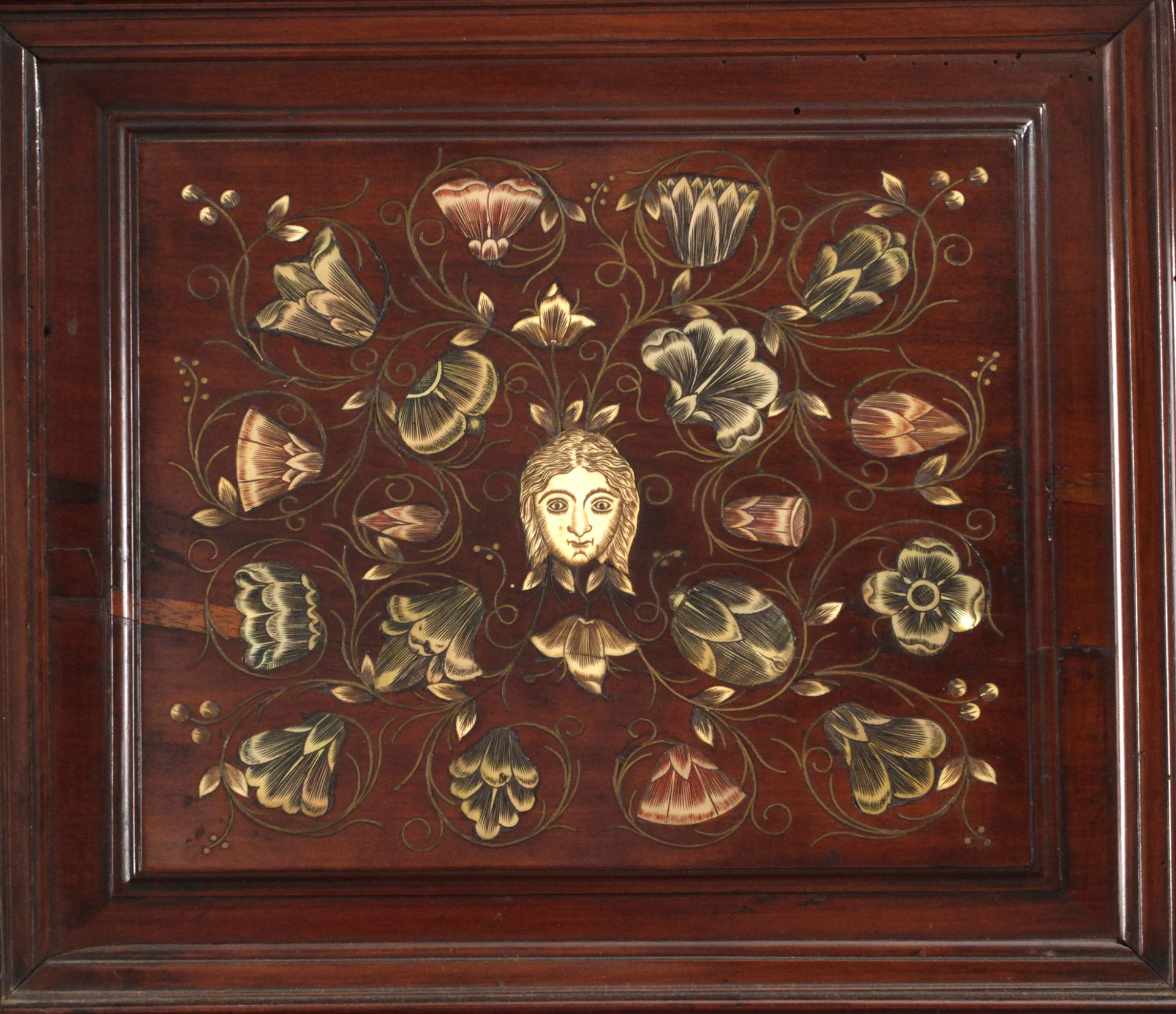 A 17th century Italian bargueño type cabinet in walnut - Bild 3 aus 6