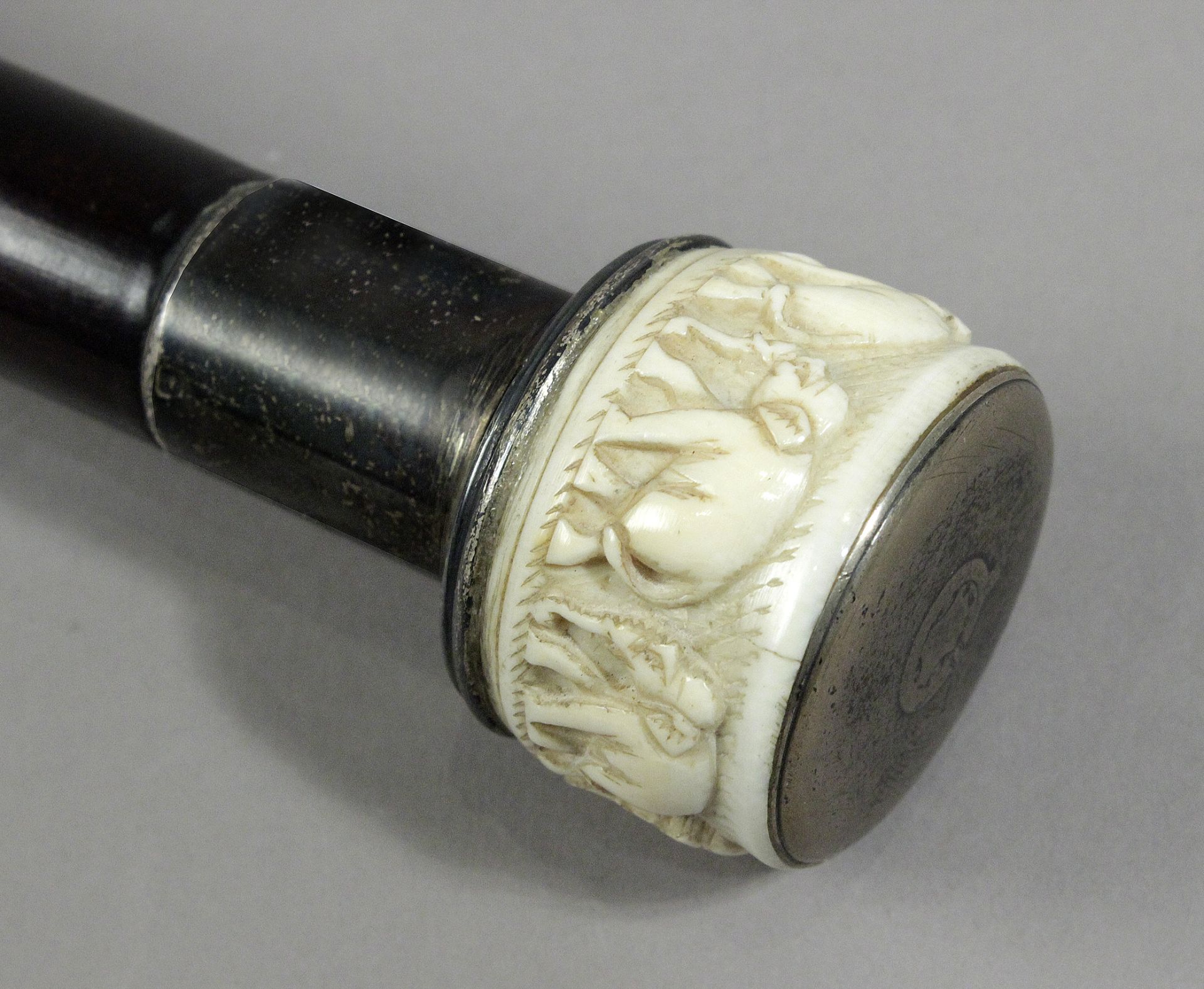 A 19th century ebony and ivory walking cane - Bild 4 aus 4