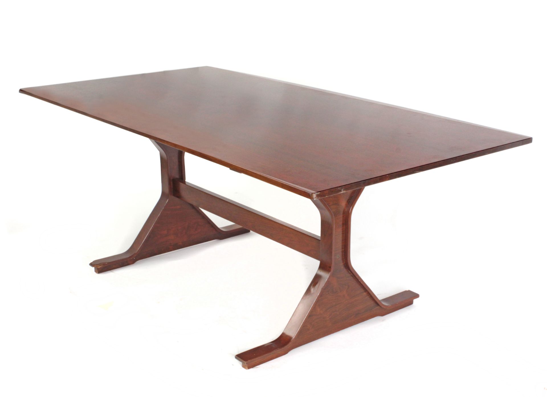 Gianfranco Frattini for Bernini circa 1960-1969. A rosewood centre table