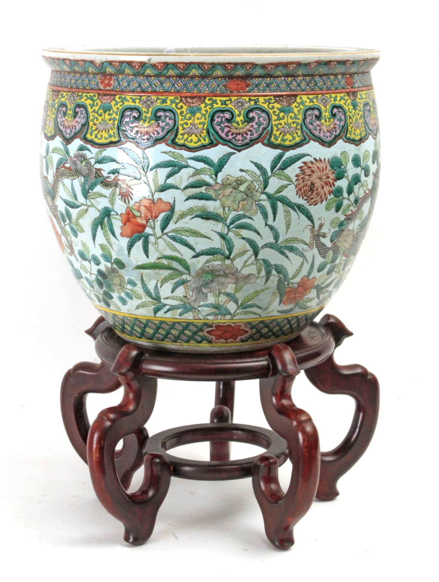 A 19th century Chinese cache-pot in Famille Rose porcelain - Bild 4 aus 6