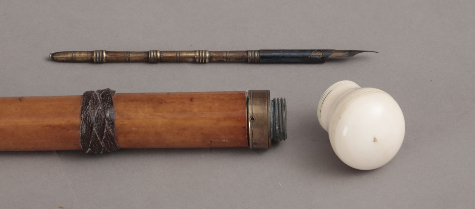 A 19th century fruit tree wood and ivory walking cane - Bild 2 aus 3