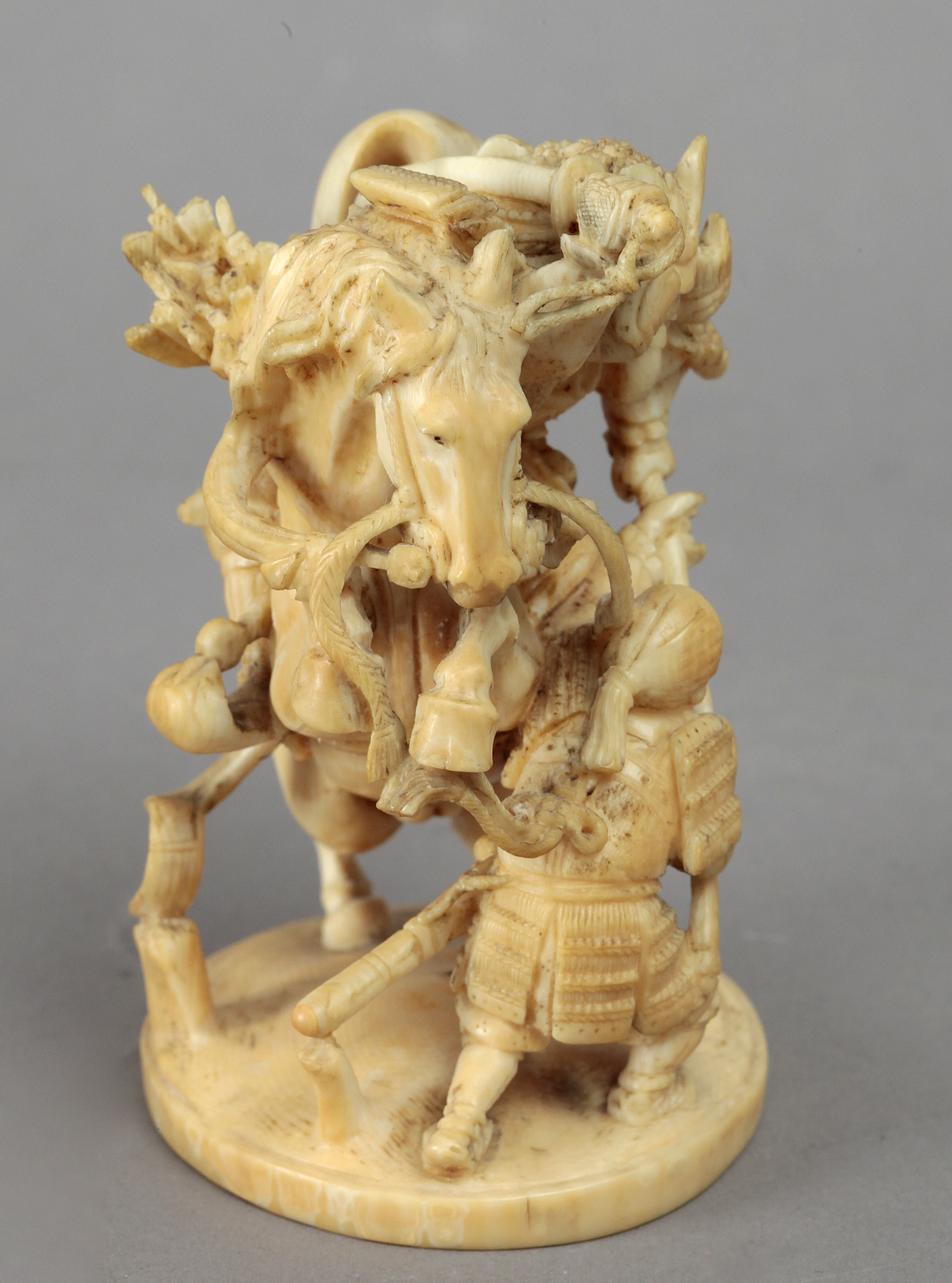 18th century Japanese school. A carved ivory okimono depicting a Samurai. Signed - Image 6 of 8