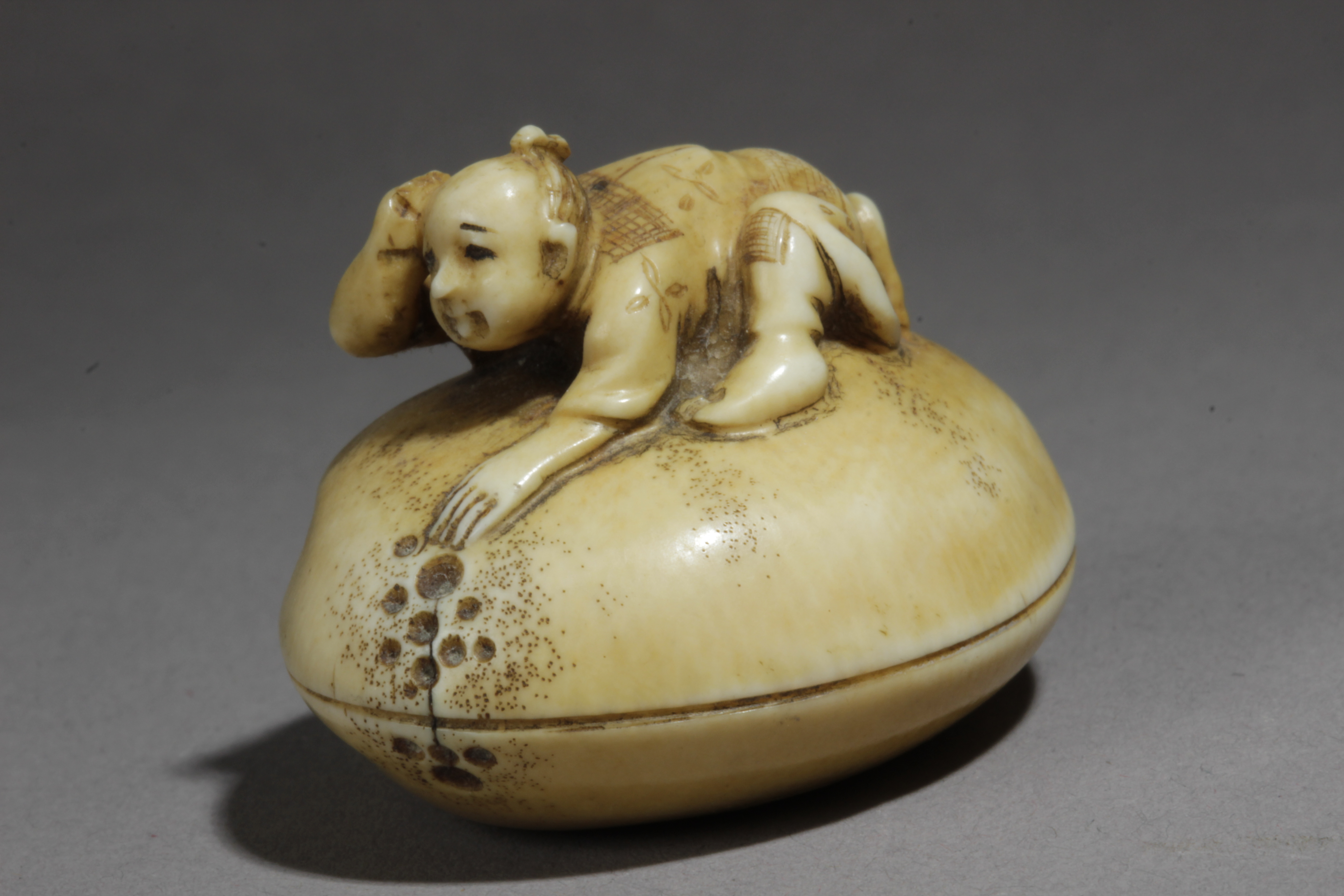 A mid 19th century Japanese netsuke from Edo period