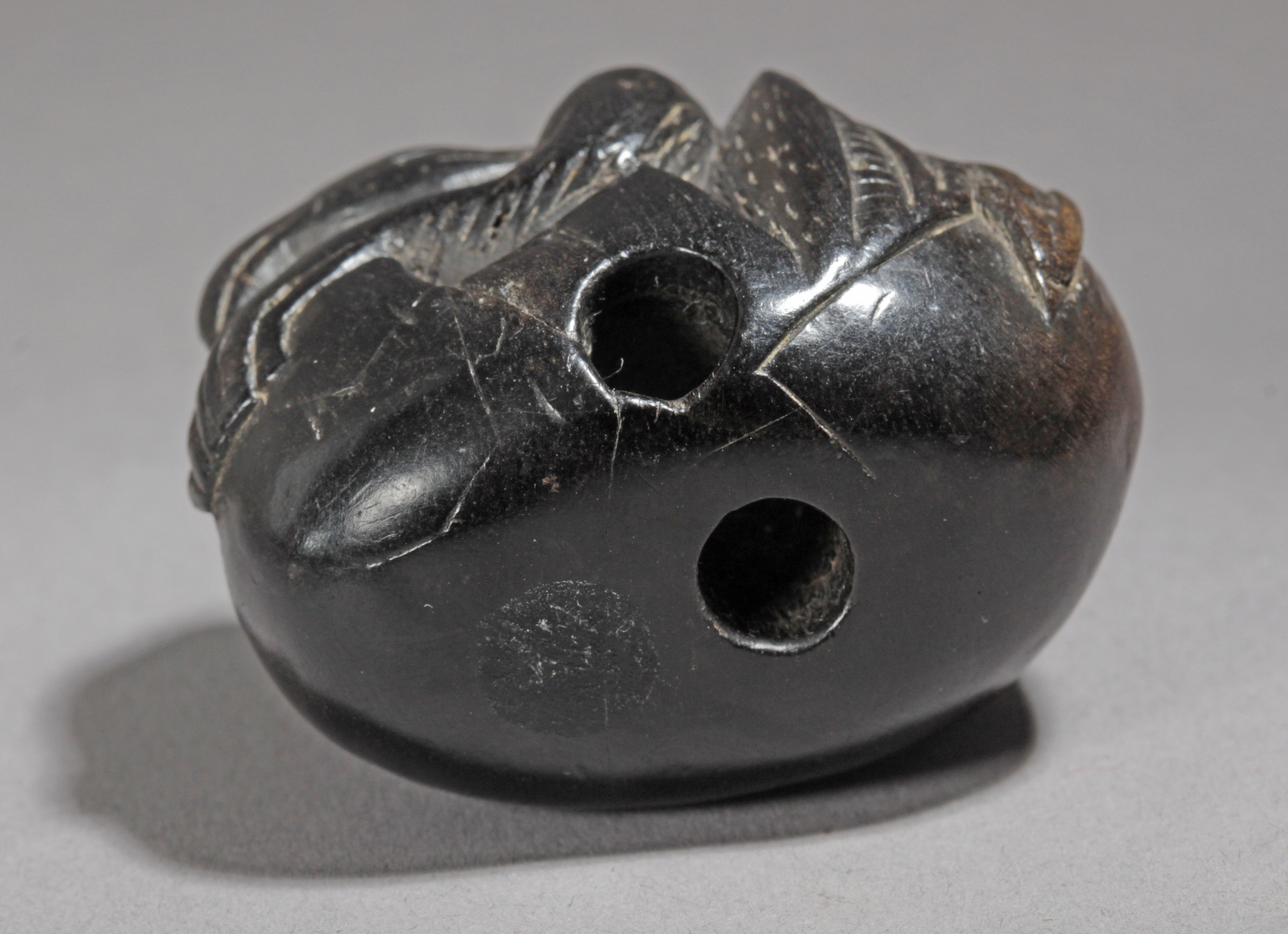 A 19th century Japanese netsuke from Edo period - Image 4 of 5