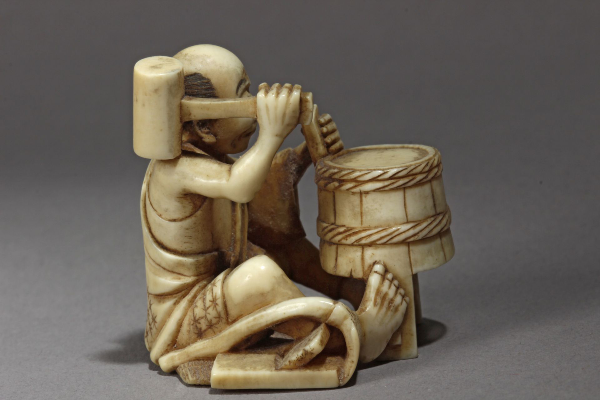 A 19th century Japanese netsuke - Bild 4 aus 6