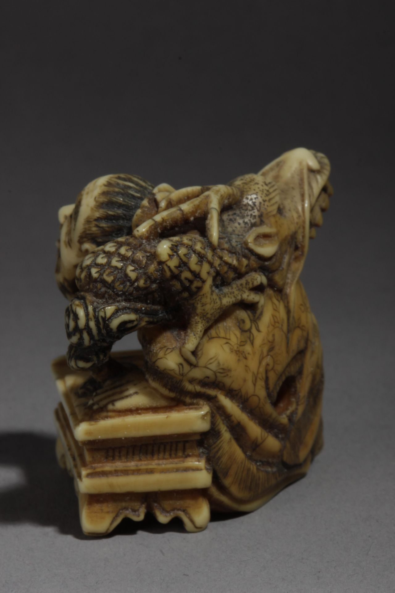 A 19th century Japanese netsuke - Bild 3 aus 6