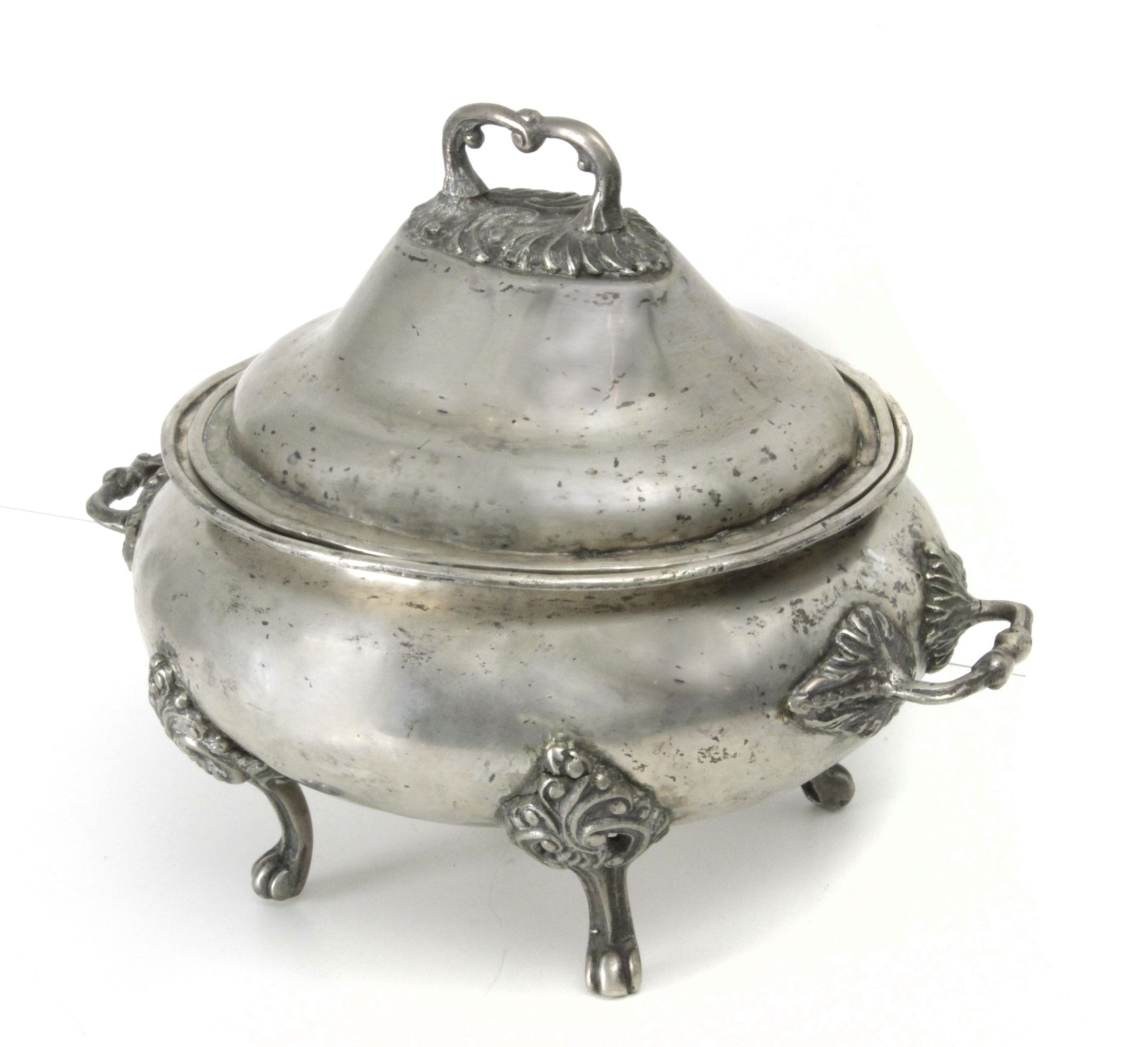 A 17th-18th centuries colonial tureen from Viceroyalty of Nueva España in Mexican silver