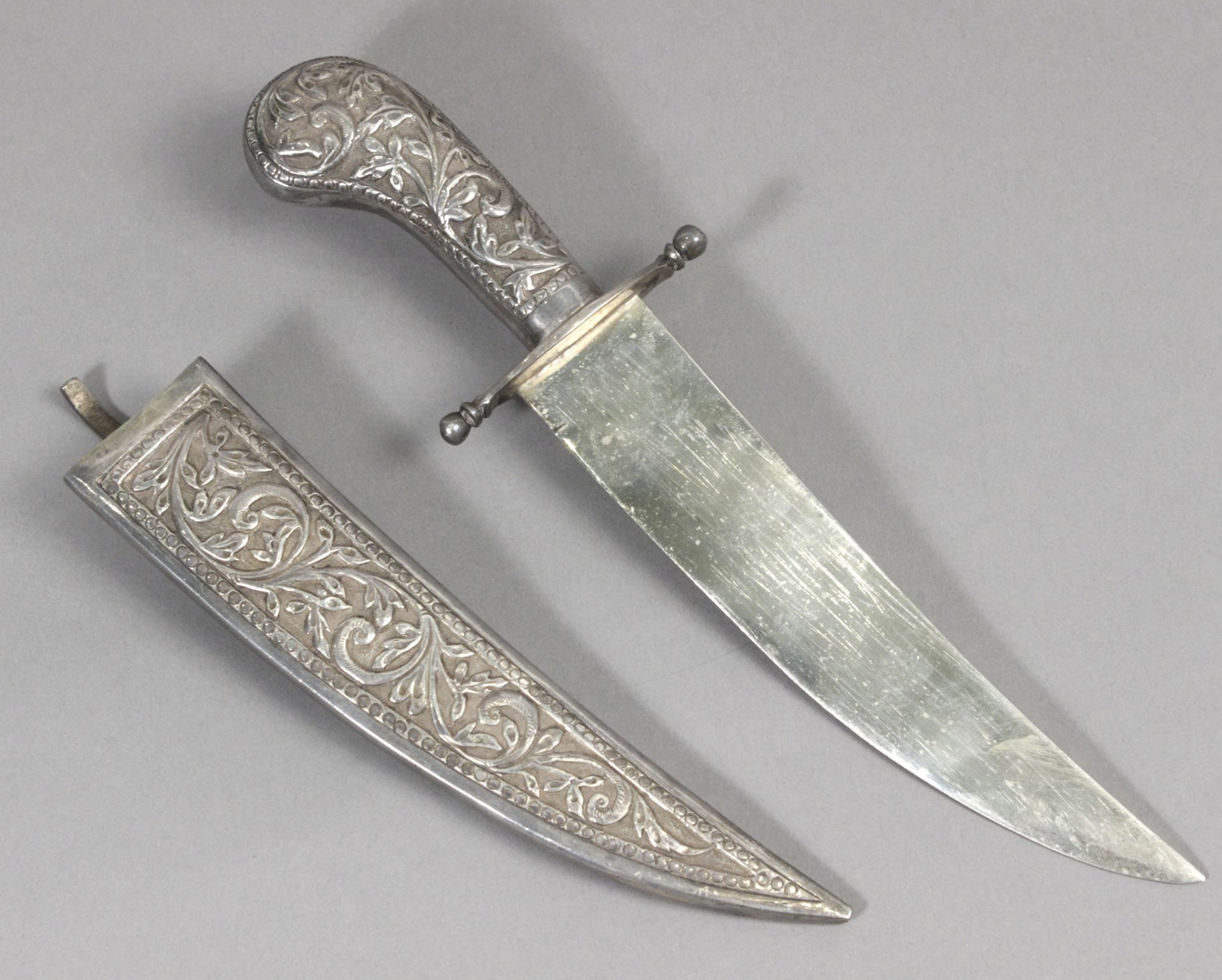 A first half of 20th century silver knife possibly from India - Image 3 of 4