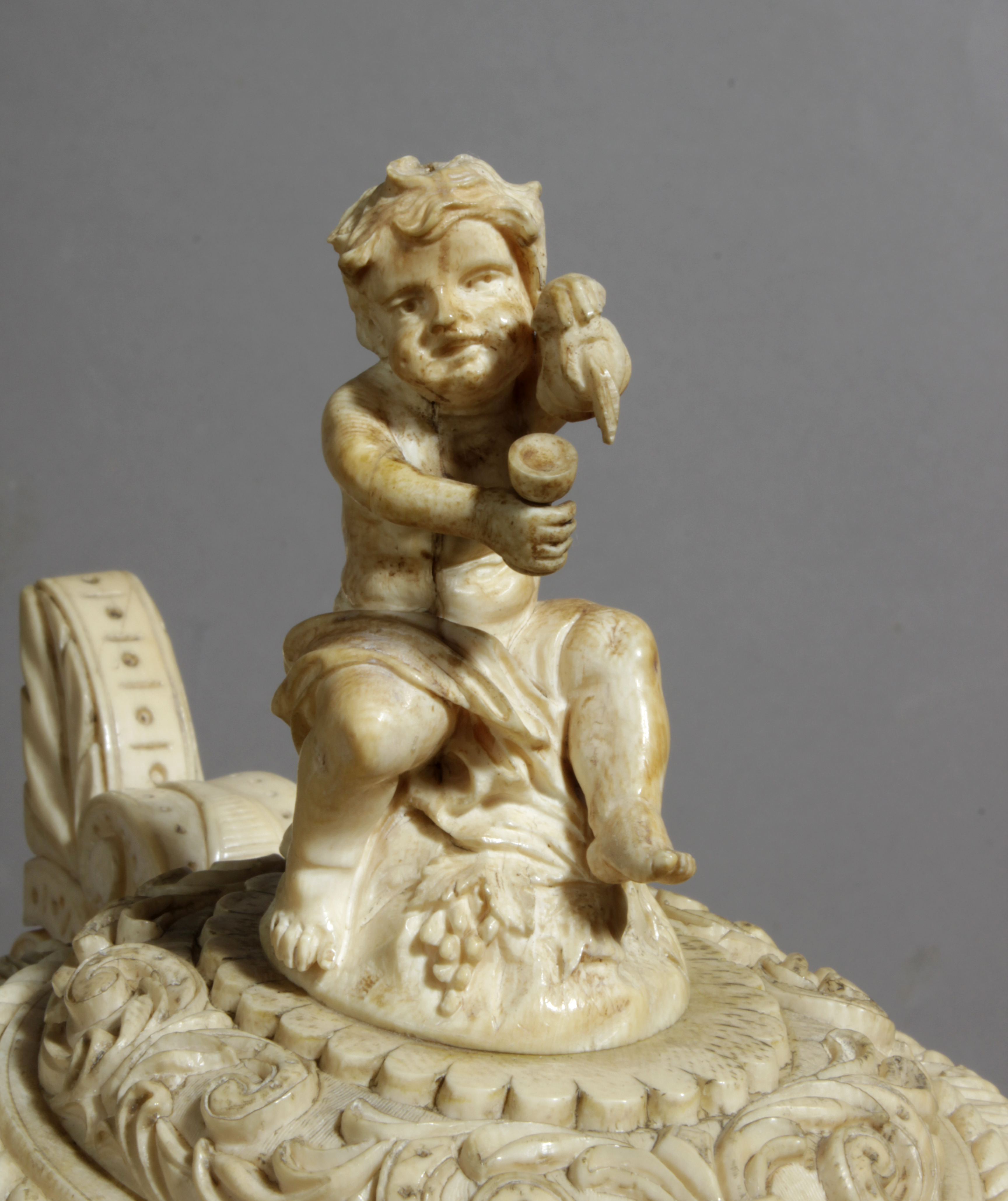 A 19th century German tankard in carved ivory depicting a Bacchanalia - Image 5 of 5
