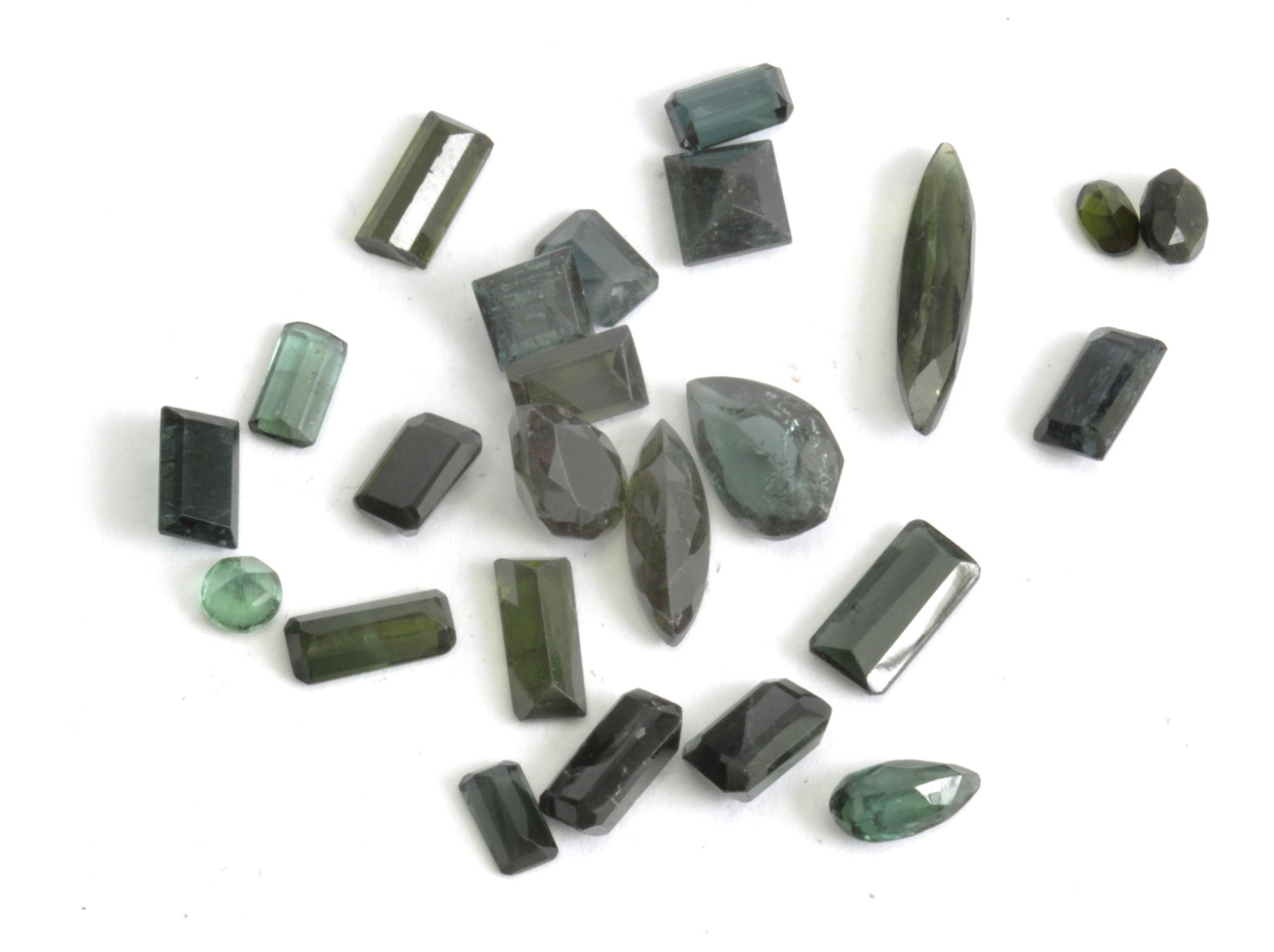 A collection of 28 loose Verdelite tourmalines