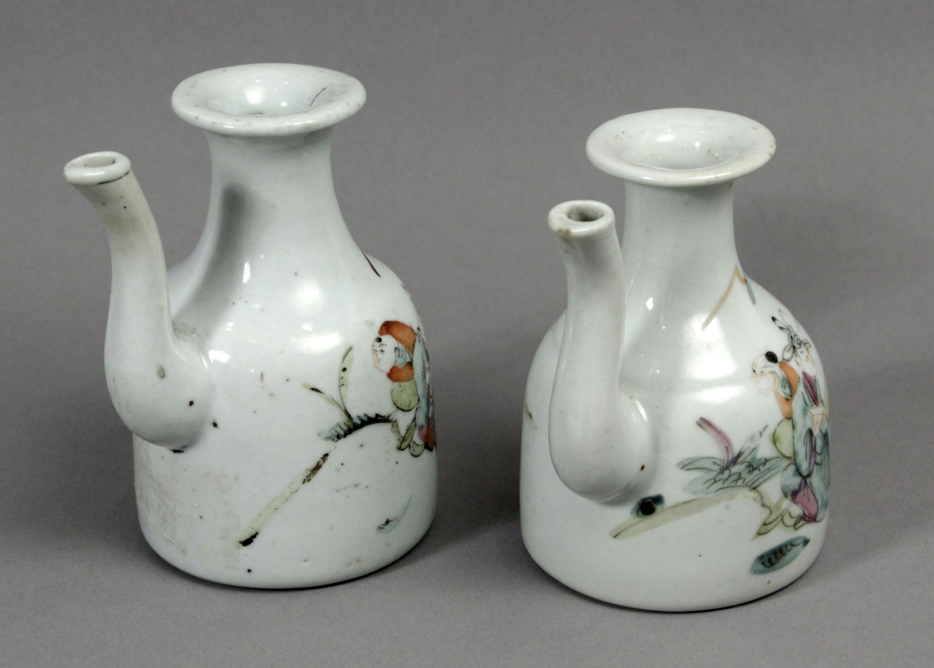 A pair of 18th century Chinese inkwells in polychromed porcelain - Bild 2 aus 4