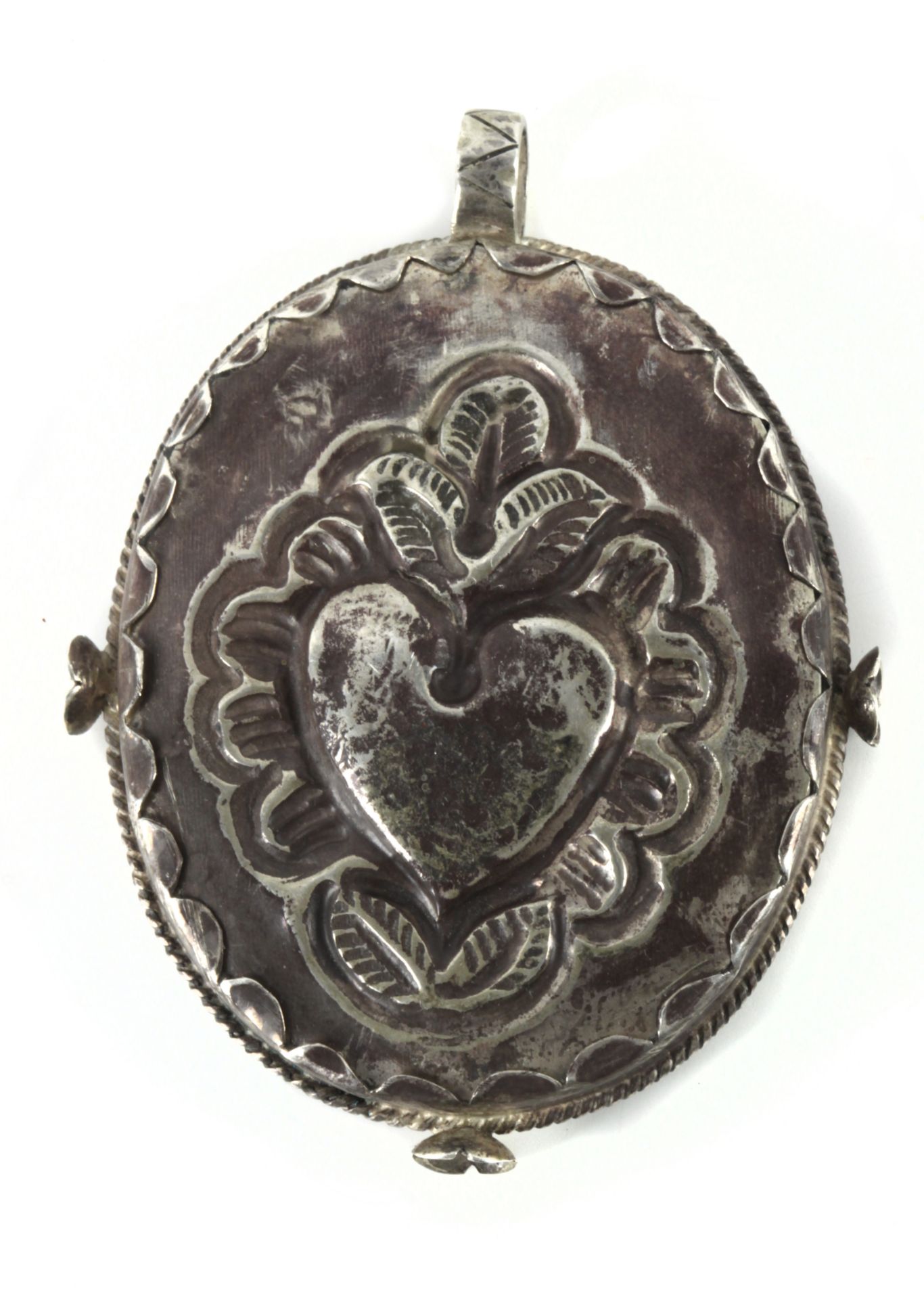 A 19th century colonial reliquary pendant in Mexican silver - Image 2 of 2