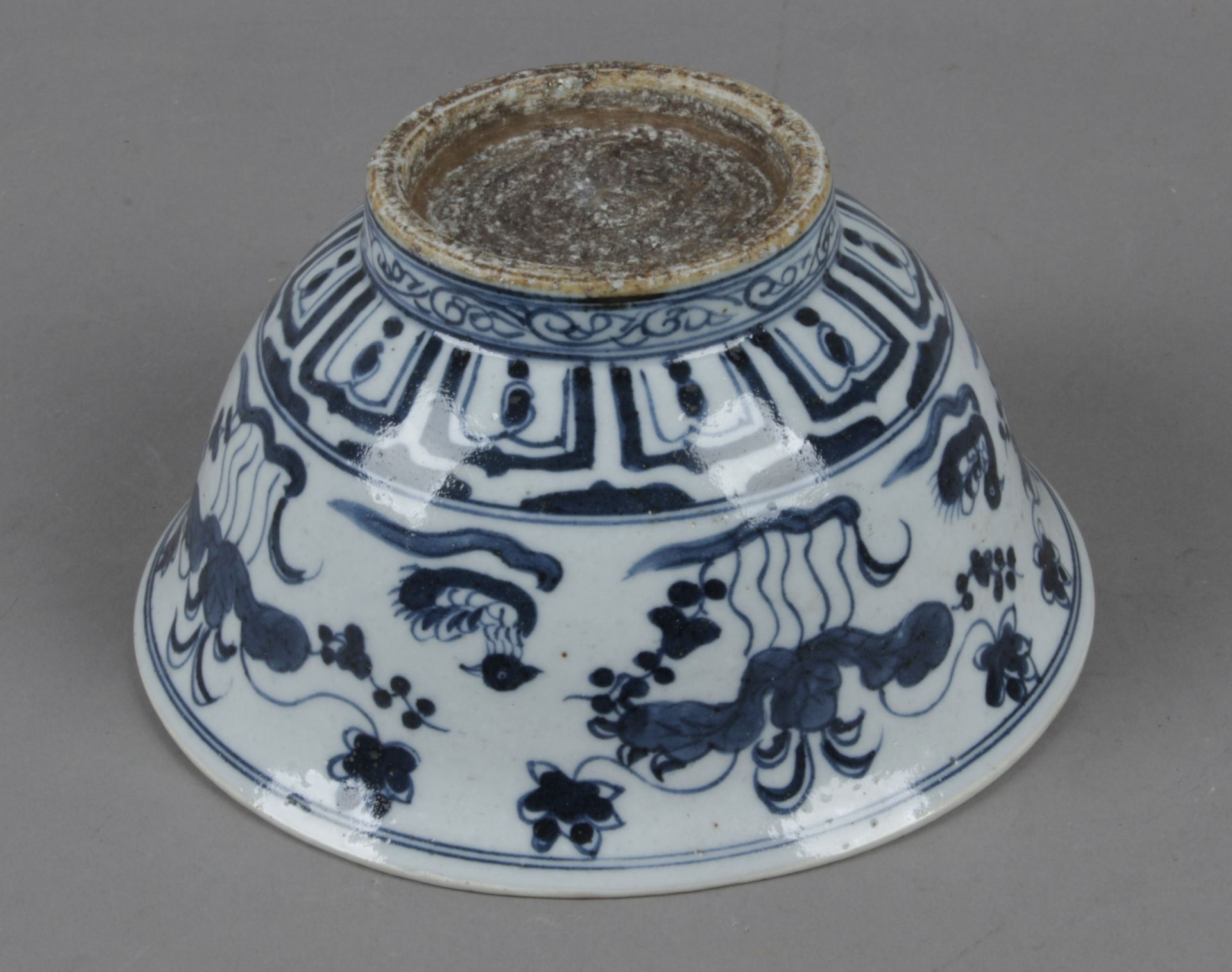 A 20th century Chinese porcelain bowl - Bild 4 aus 5