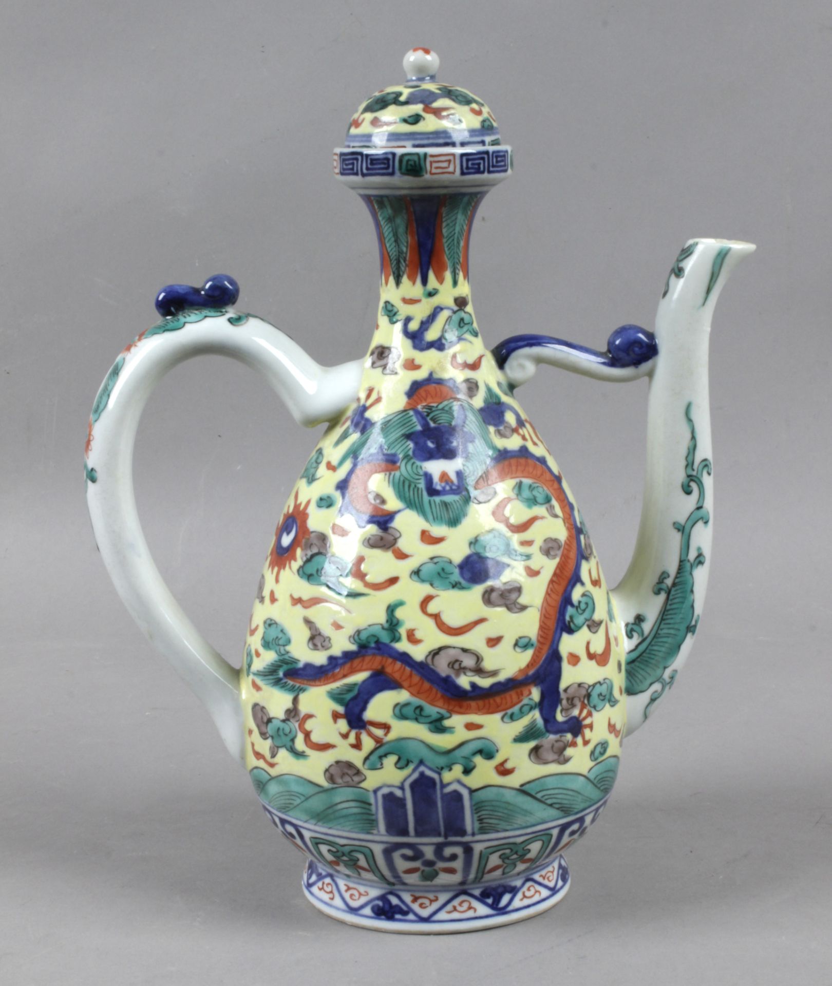 A 20th century Chinese porcelain teapot for the Turkish or Iranian trade