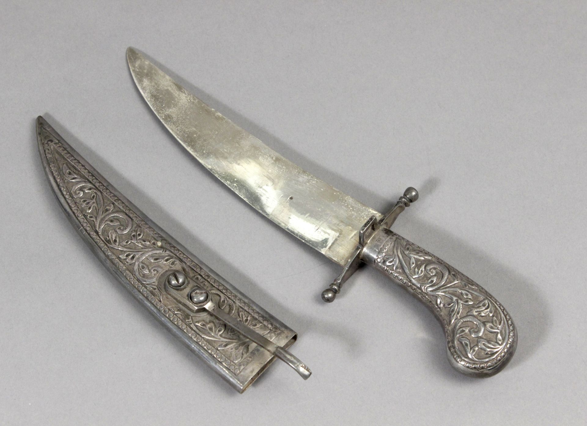 A first half of 20th century silver knife possibly from India - Image 2 of 4
