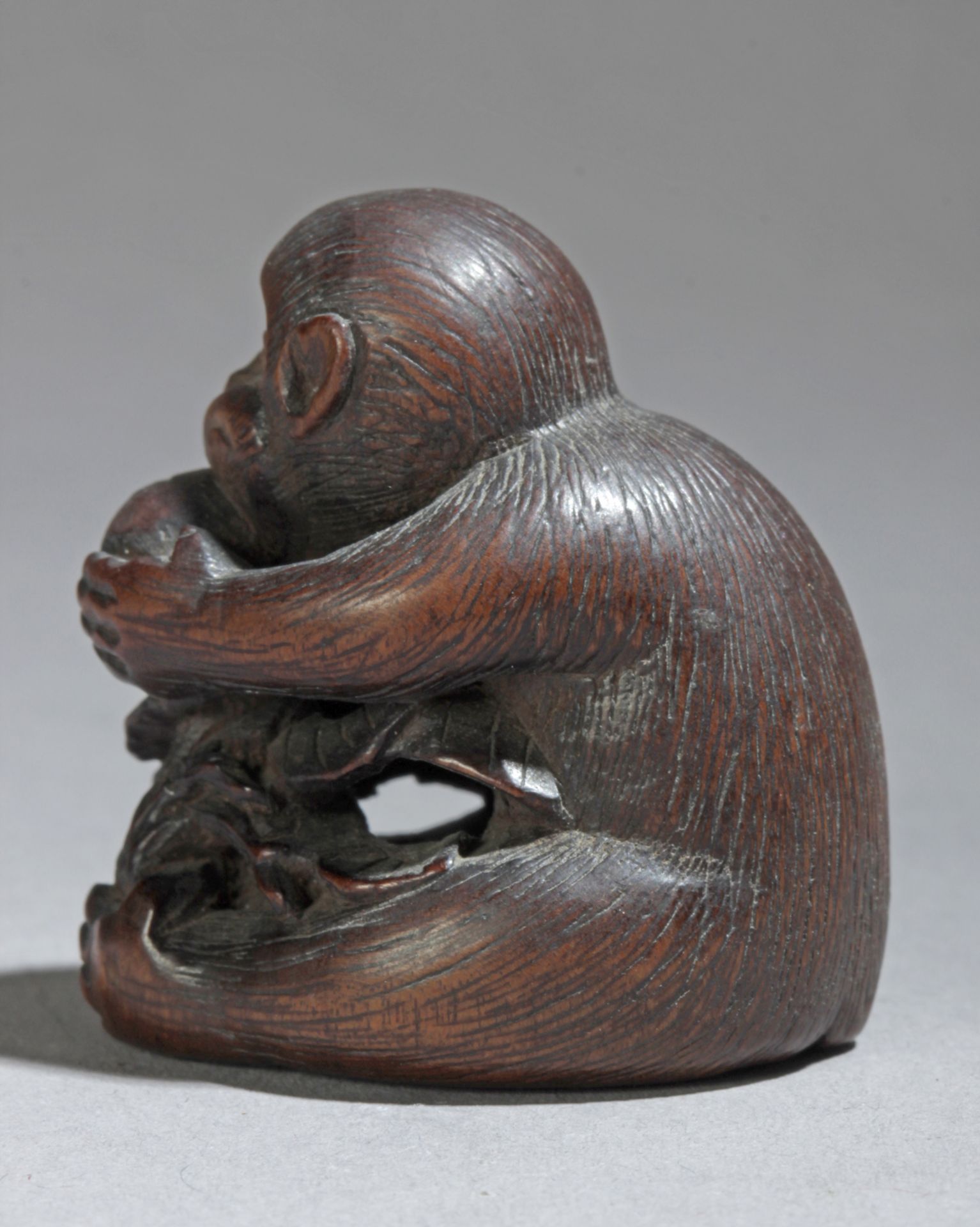 A 19th century Japanese netsuke from Meiji period. Signed - Image 4 of 7