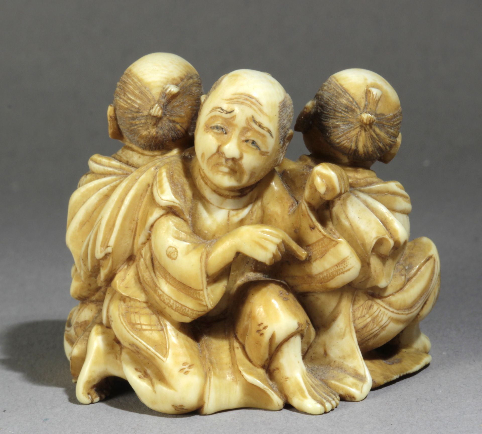 A late 19th century Japanese netsuke from Meiji period. Signed Kazu Nobu? - Image 2 of 6