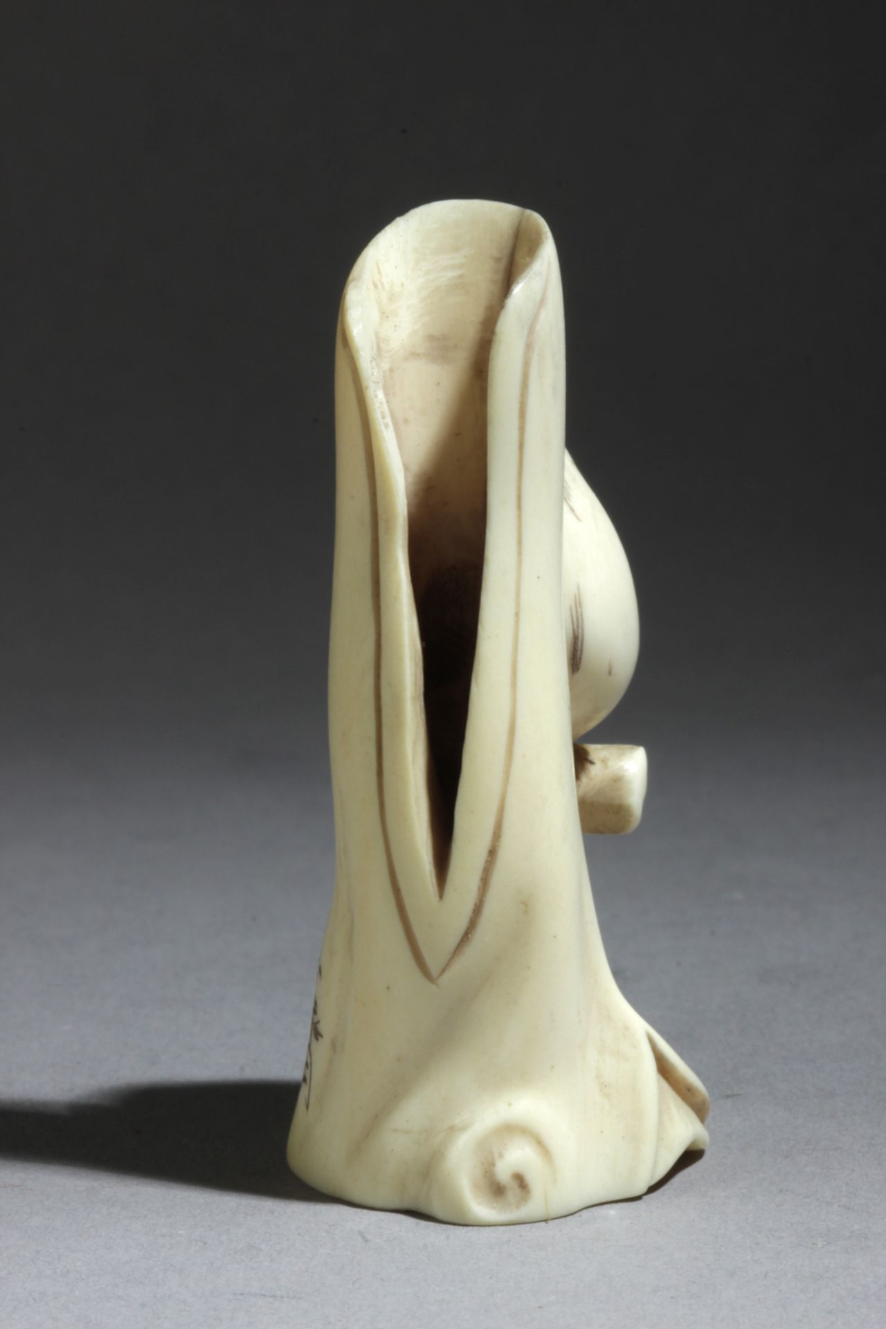 A Japanese netsuke circa 1975-2000 from period Showa-Hesei - Bild 6 aus 7